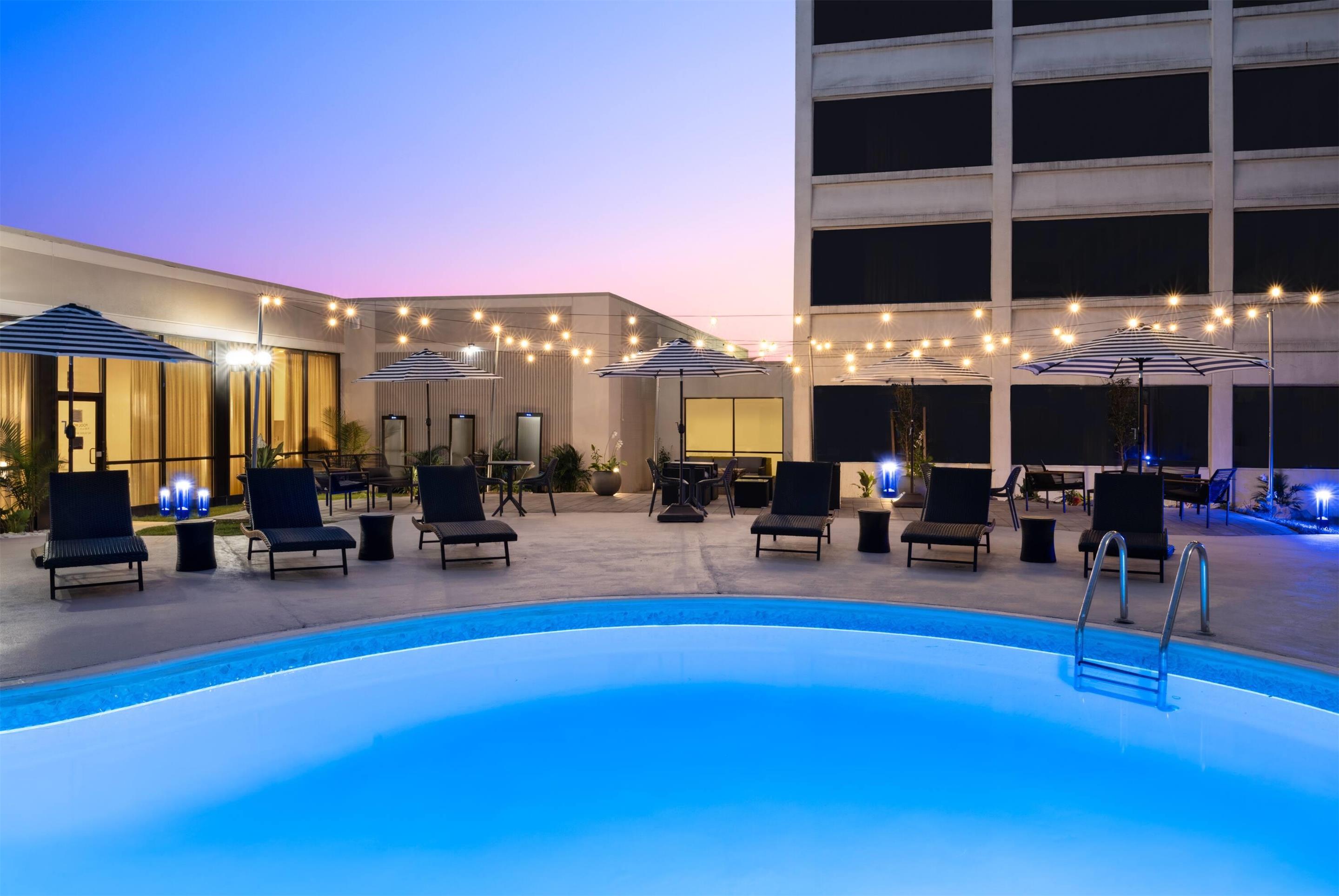 Pool | Wyndham Indianapolis West