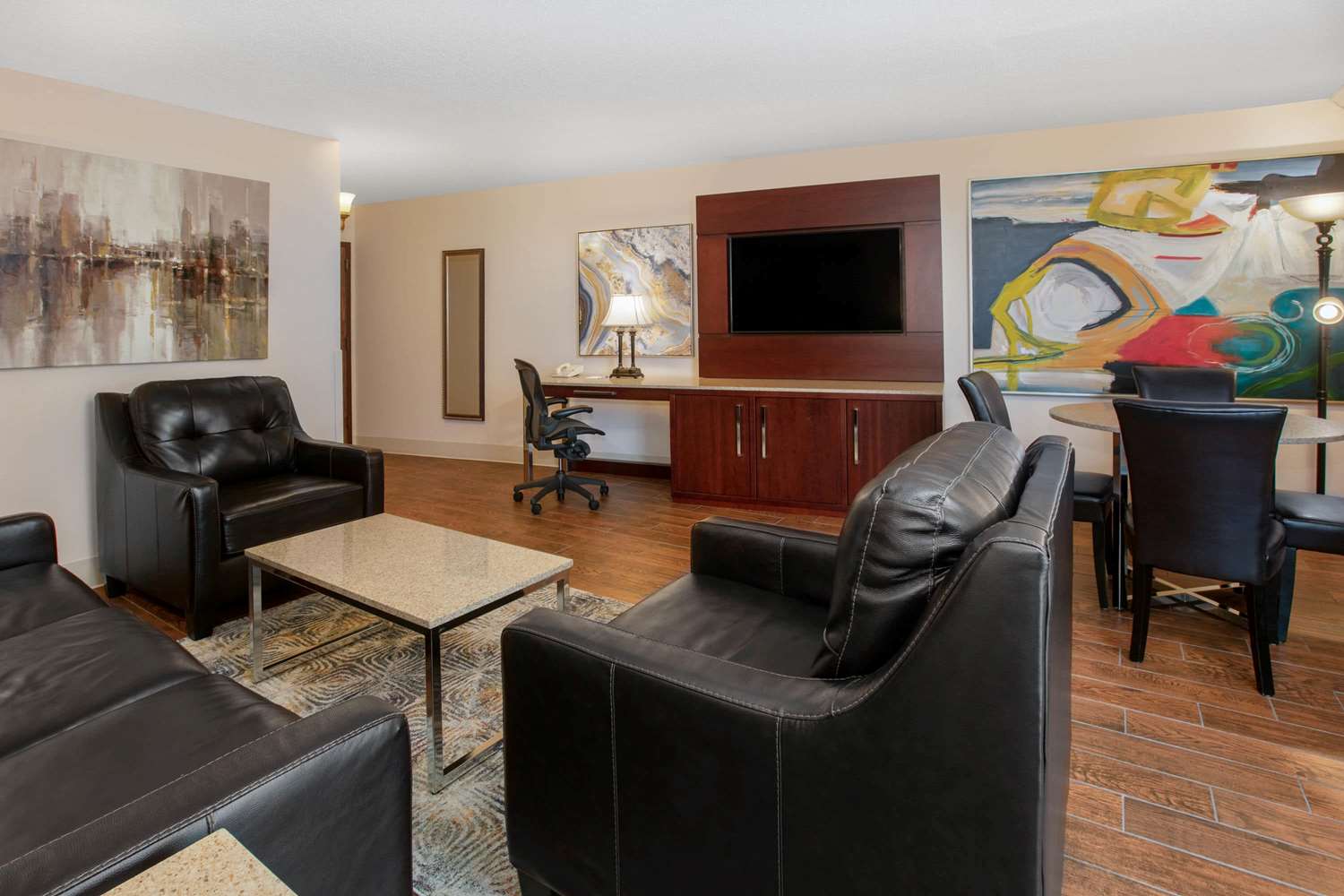 Wyndham Riverfront Hotel North Little Rock, AR See Discounts