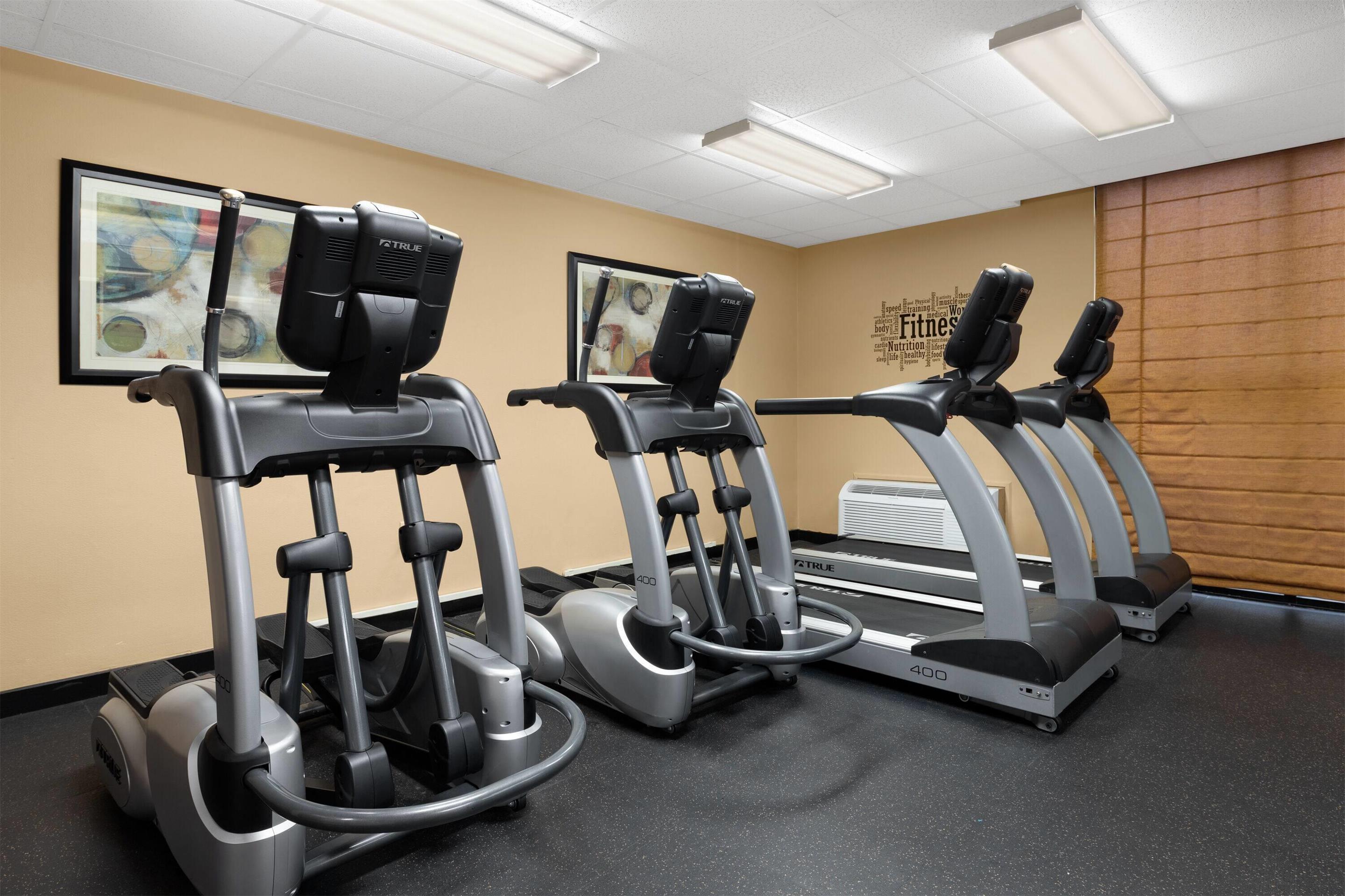 Health club fitness center gym | Wyndham Riverfront Little Rock