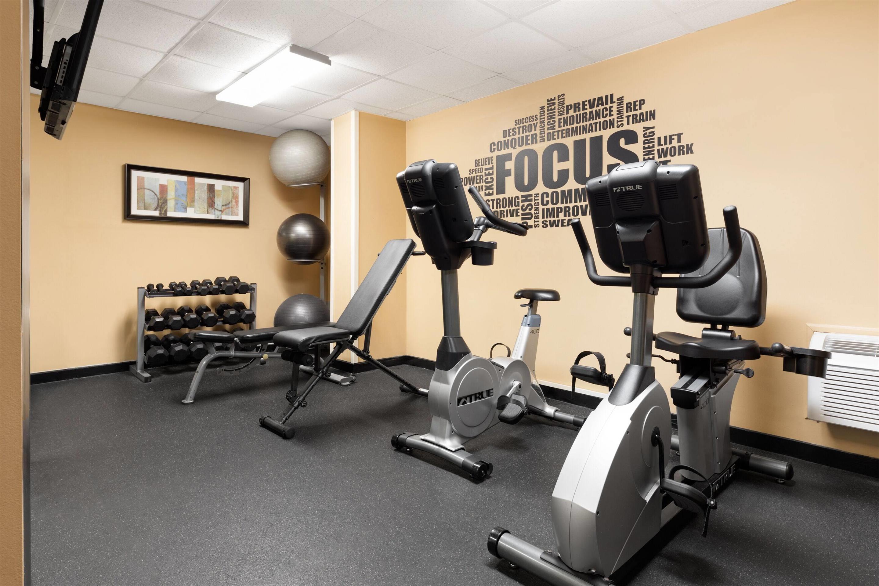 Health club fitness center gym | Wyndham Riverfront Little Rock