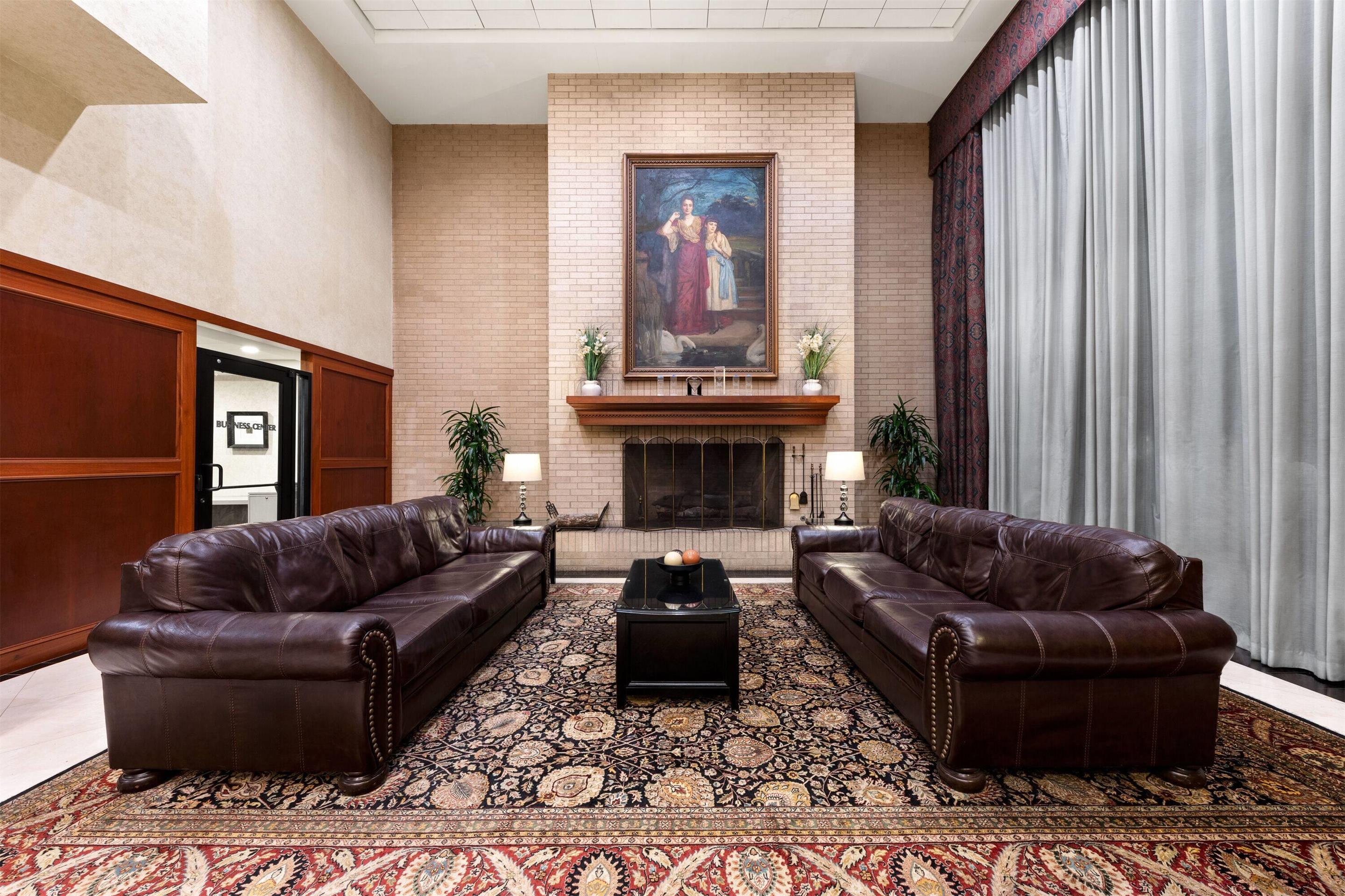 Lobby | Wyndham Riverfront Little Rock