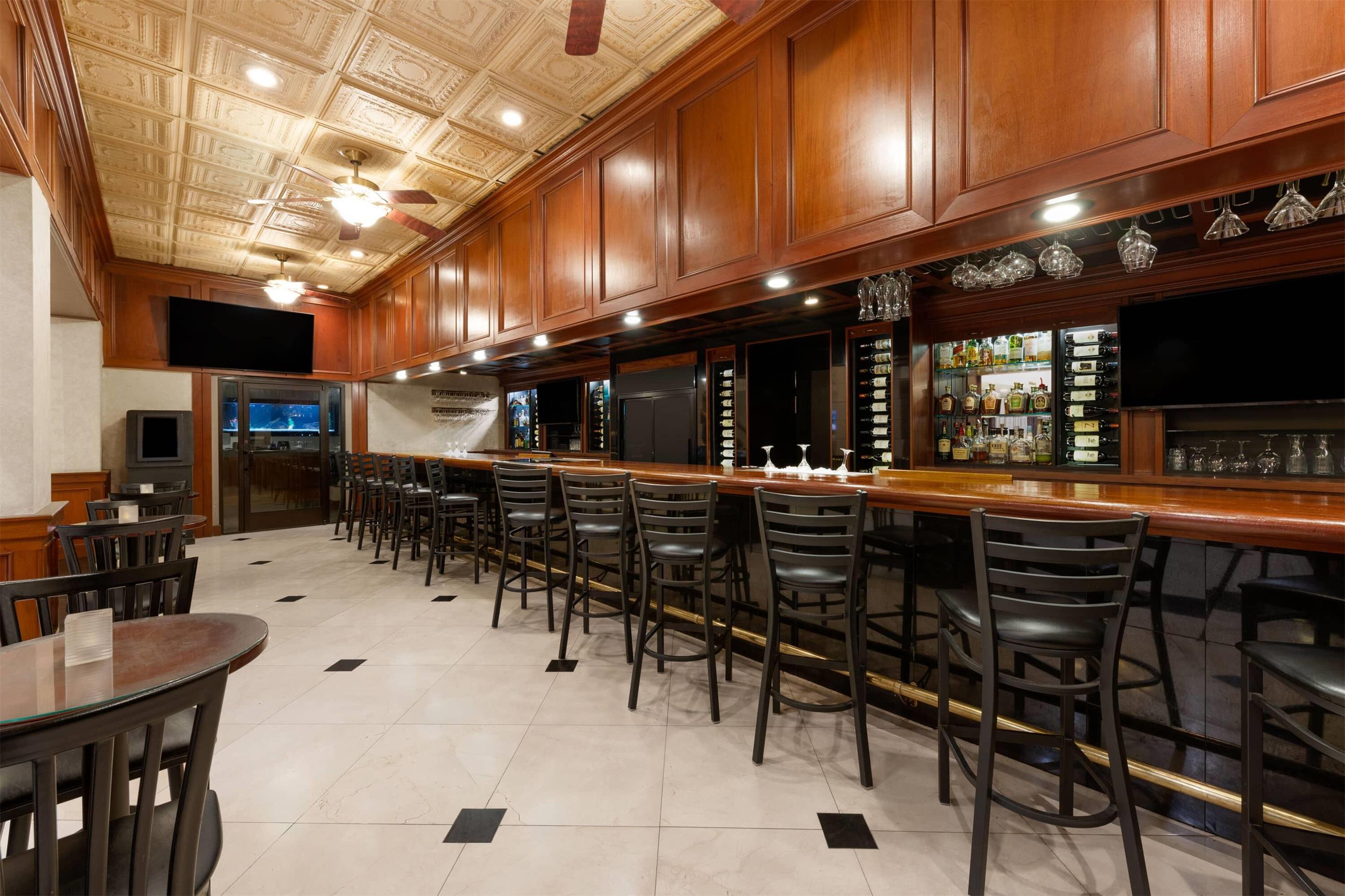 Restaurant | Wyndham Riverfront Little Rock