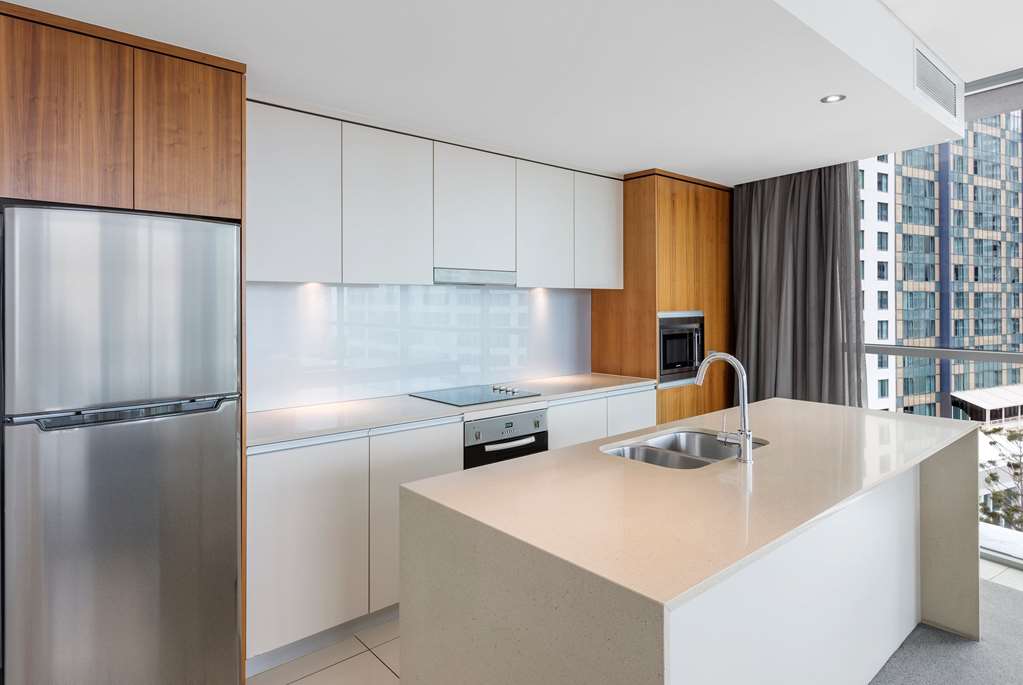 WYNDHAM HOTEL SURFERS PARADISE-guestroom-Guest Room,On-Site.jpg
