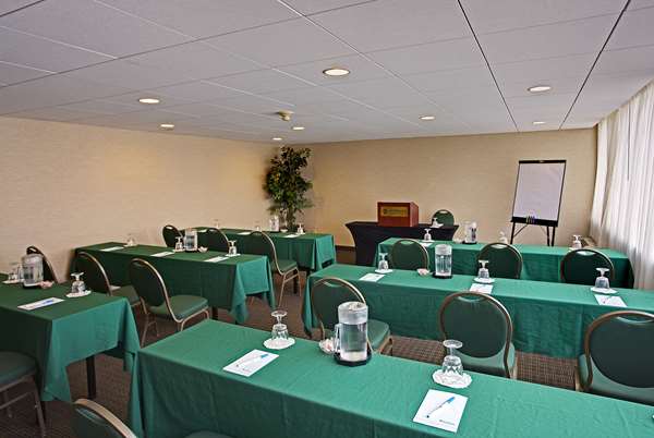 - Wyndham Garden Hotel Airport Essington - I-95, Exit 9