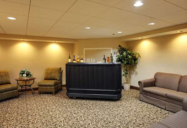 Bar - Wyndham Garden Hotel Airport Essington - I-95, Exit 9