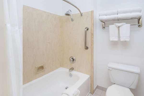  - Wyndham Garden Hotel SeaWorld San Diego - I-8, Exit 1