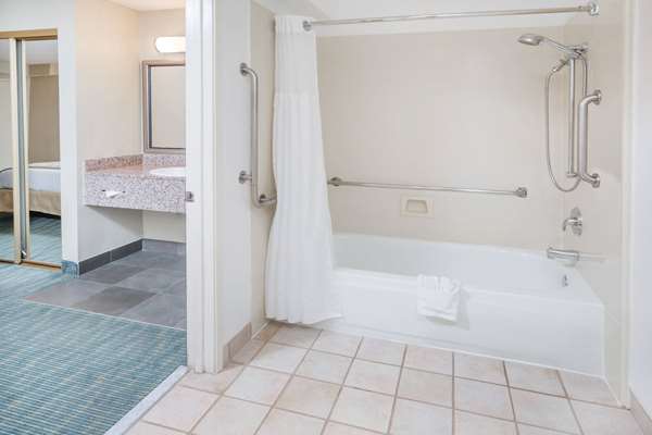  - Wyndham Garden Hotel SeaWorld San Diego - I-8, Exit 1