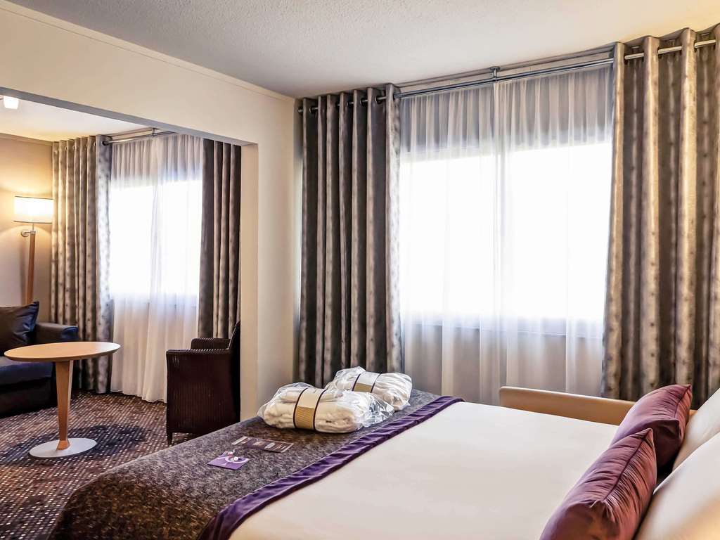 Mercure Lyon Charbonnieres Room Type - Superior Room with 1 double bed