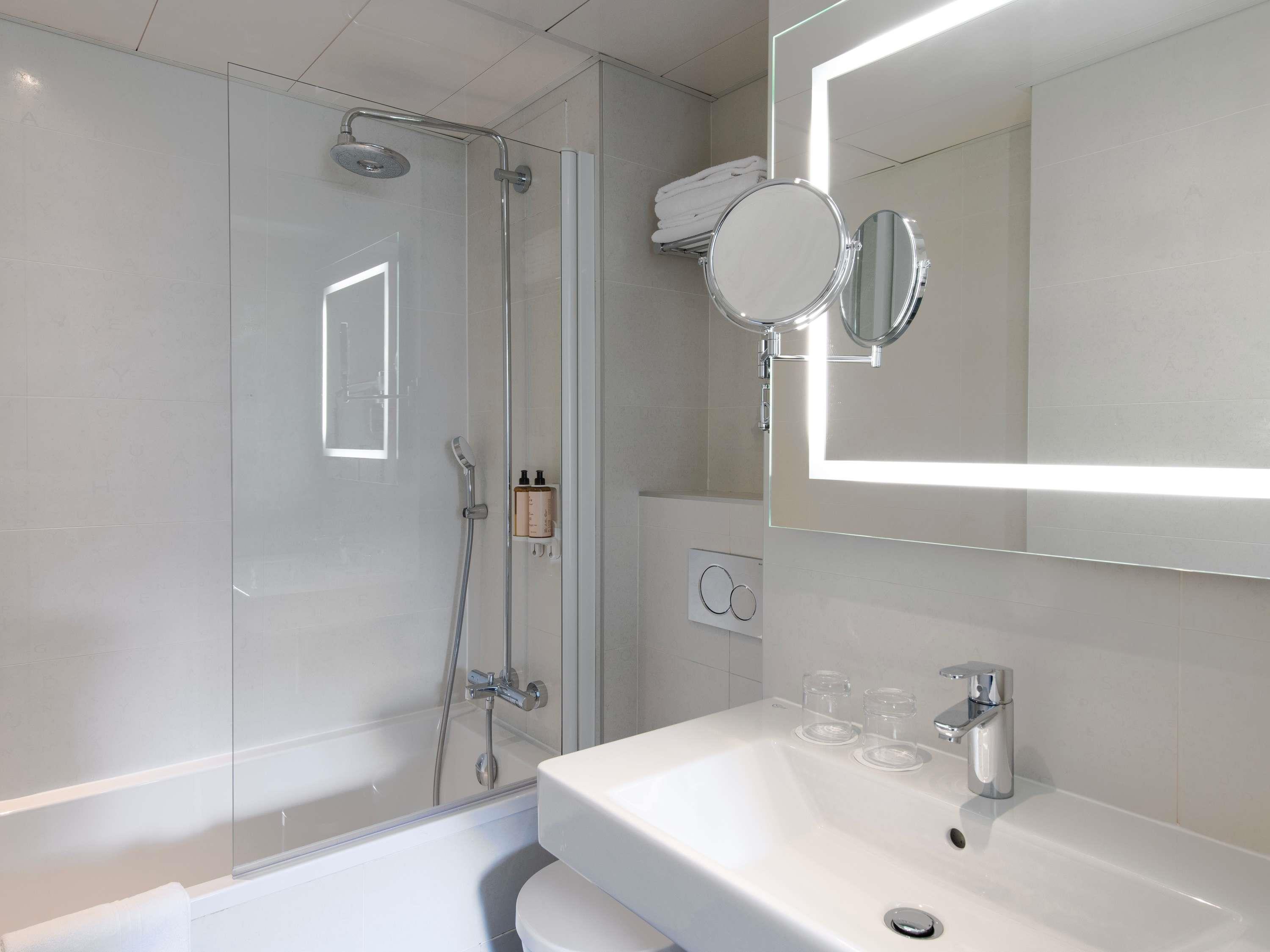 Mercure Paris Montparnasse Raspail Room Type - Privilege Double Room with 1 King Bed