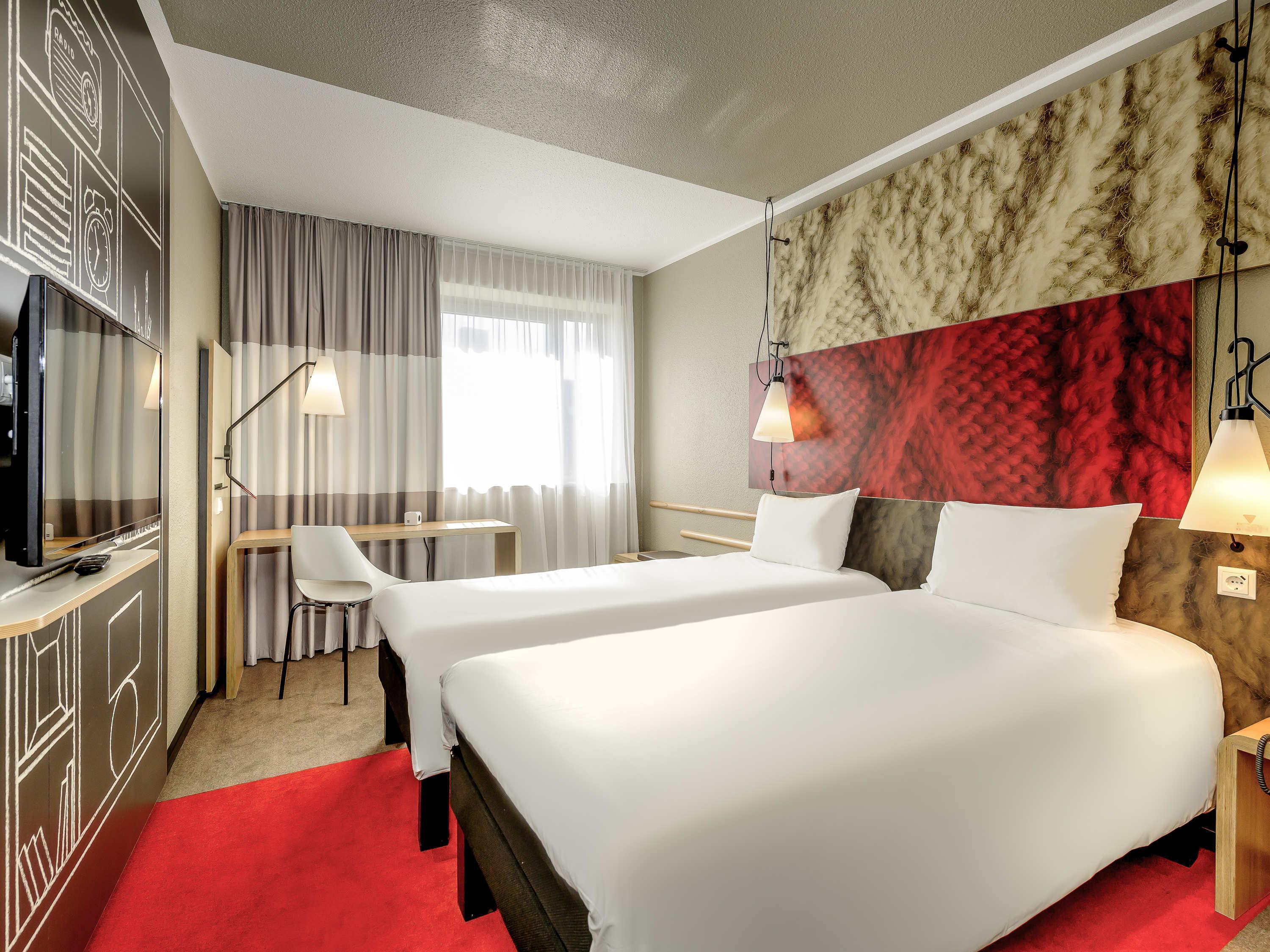 IBIS BERLIN MITTE Room Type - Standard Room with Twin Beds