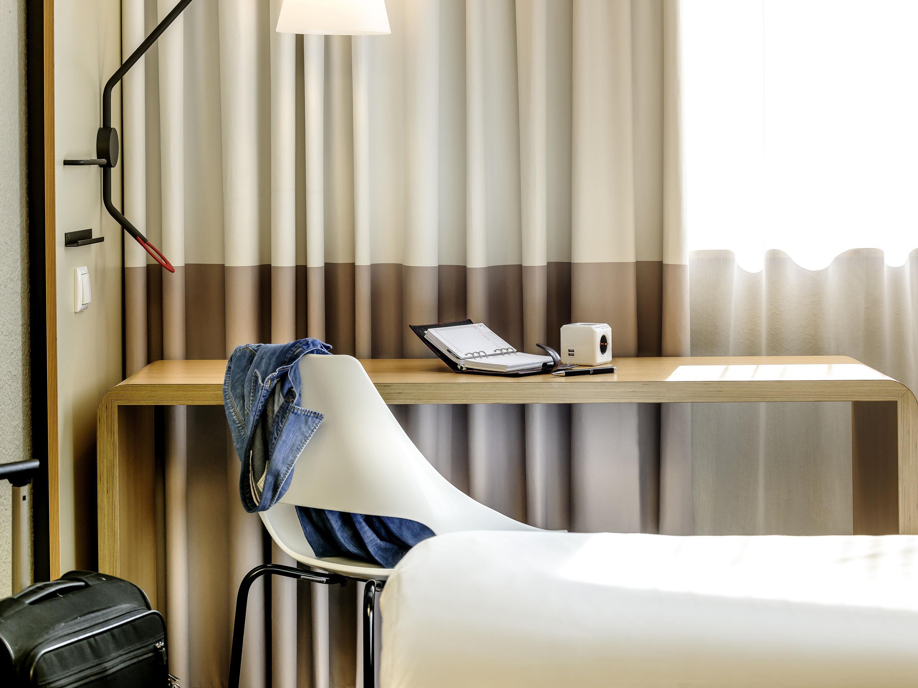 IBIS BERLIN MITTE Room Type - Standard Room with Twin Beds