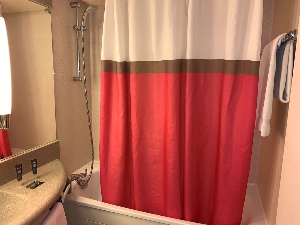 Novotel Poissy Orgeval - Tap to explore photos