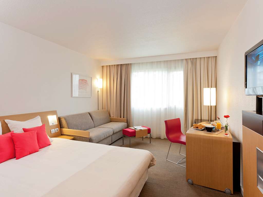 Novotel Pau Pyrénées - Tap to explore photos