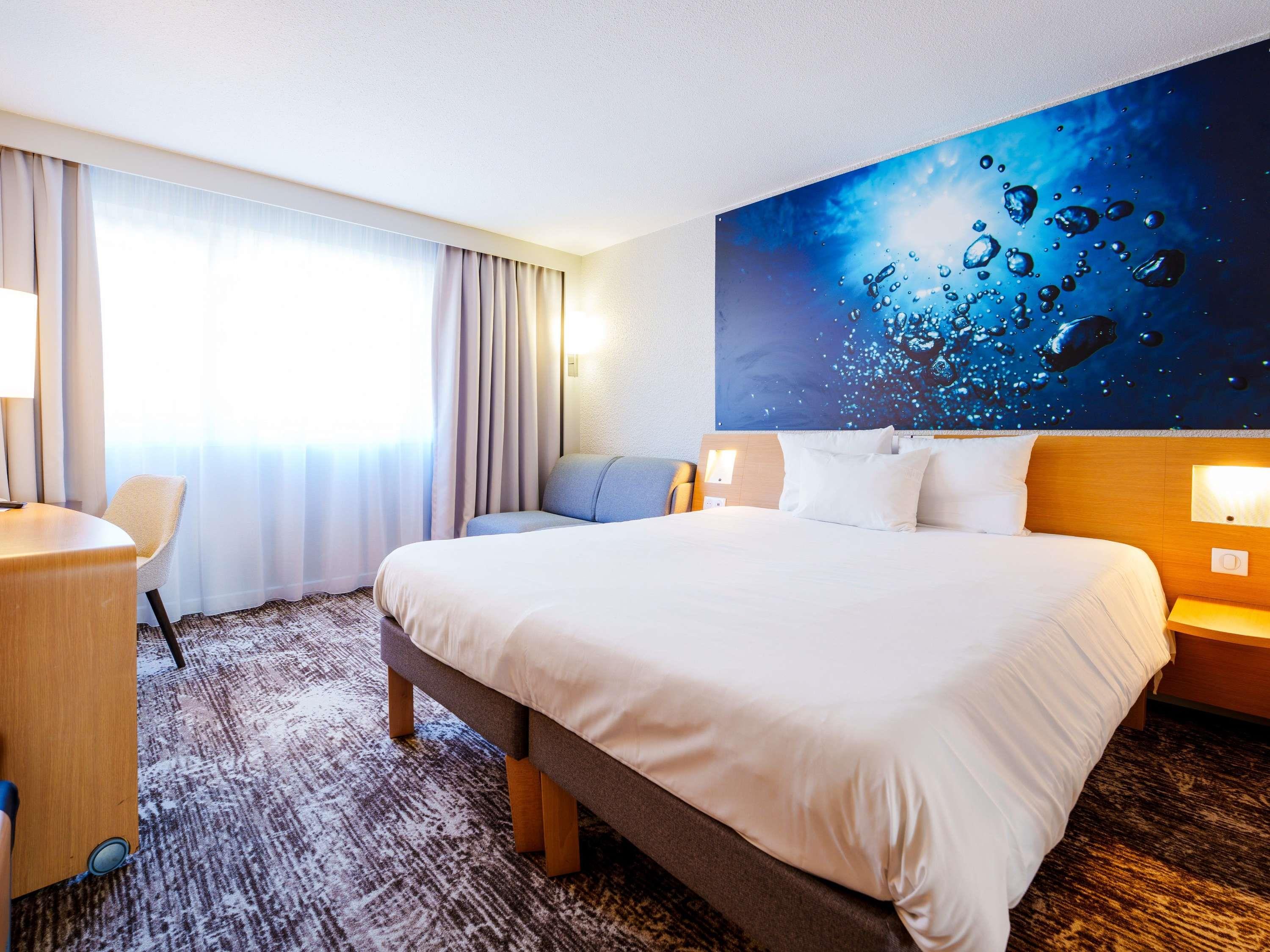 Novotel Saint-Avold Room Type - Classic Room - 1 double bed and 1 single sofa bed