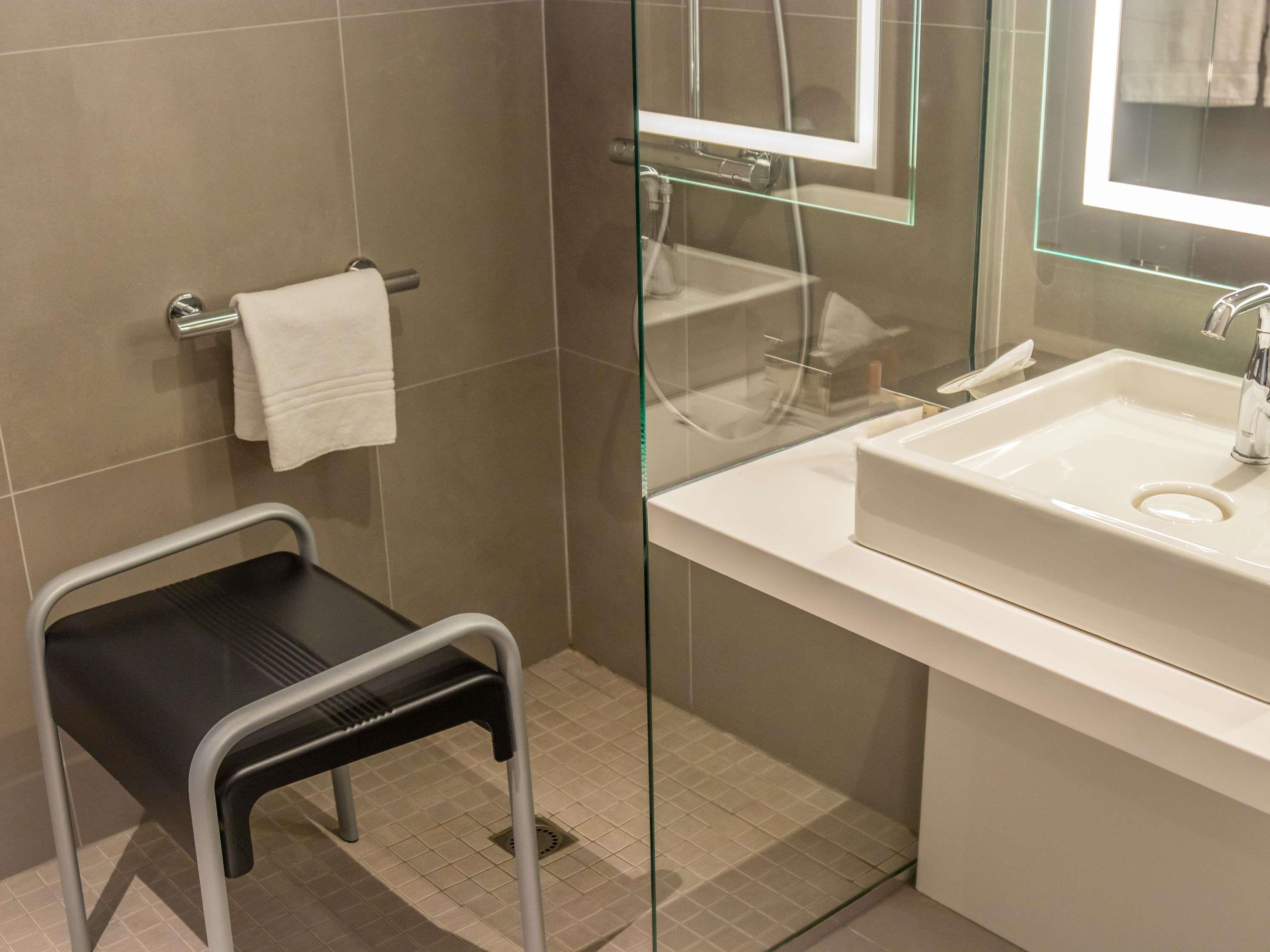 Novotel Lyon Bron Eurexpo Room Type - Classic Room for People with Reduced Mobility with 1 Double Bed