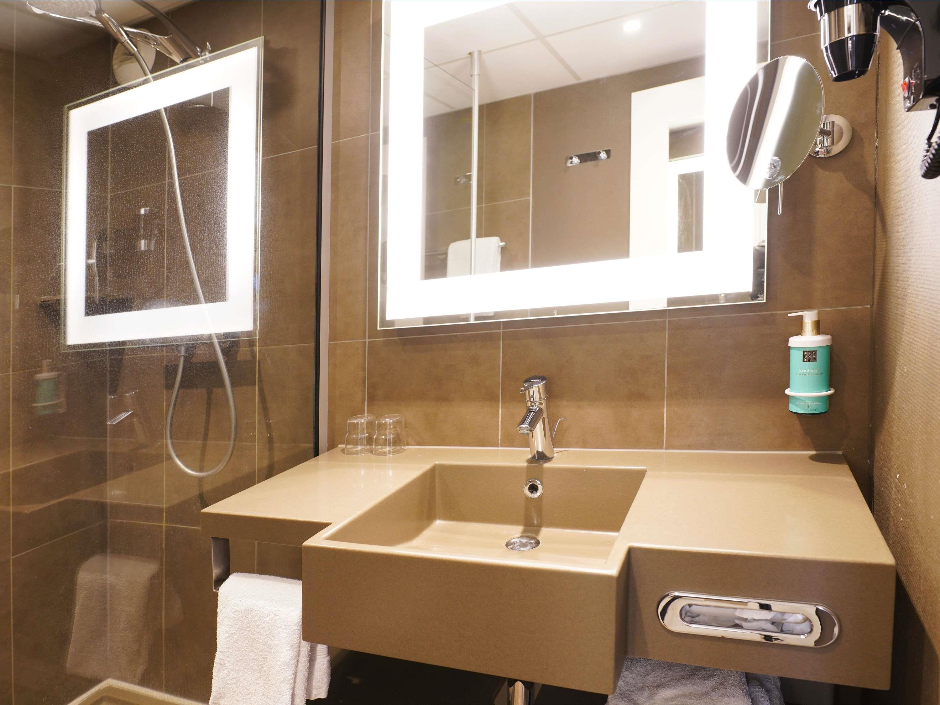 Novotel Antwerpen Room Type - Superior Room with 1 double bed