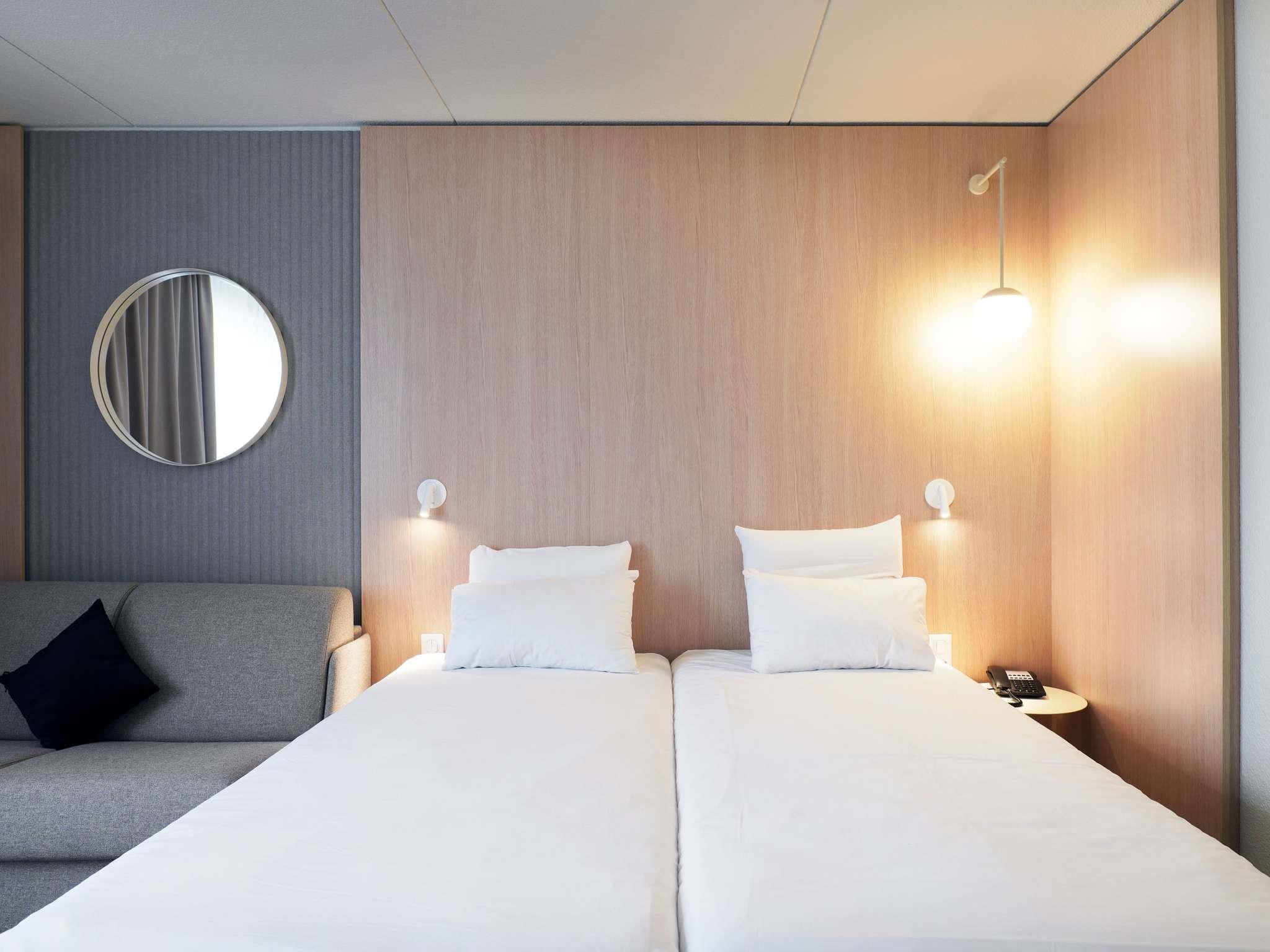 Novotel Antwerpen Room Type - Superior Room with 1 double bed