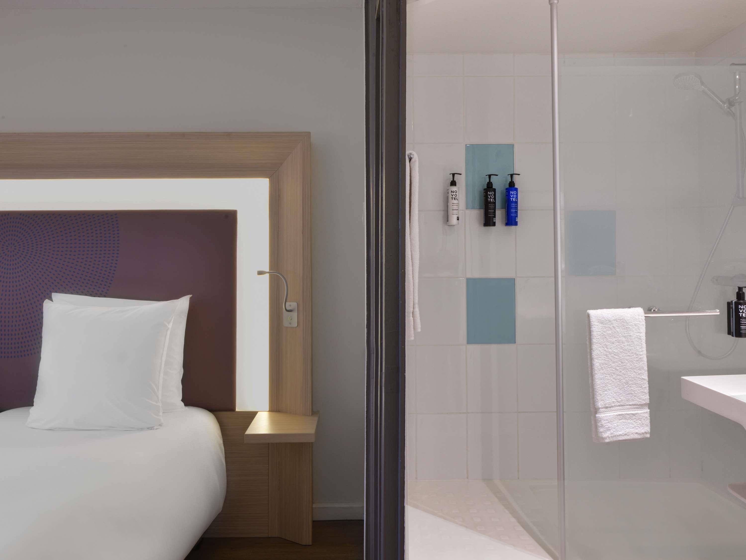 Novotel Dakar Room Type - Spacious room with 2 single beds and view of the city