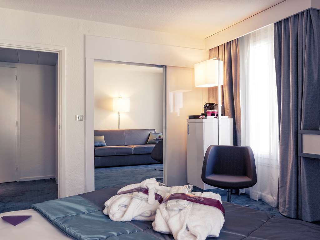 Mercure Pont d'Avignon Centre Room Type - Suite - 1 bed measuring 63 x 79" (160 x 200 cm) and 1 double sofa bed