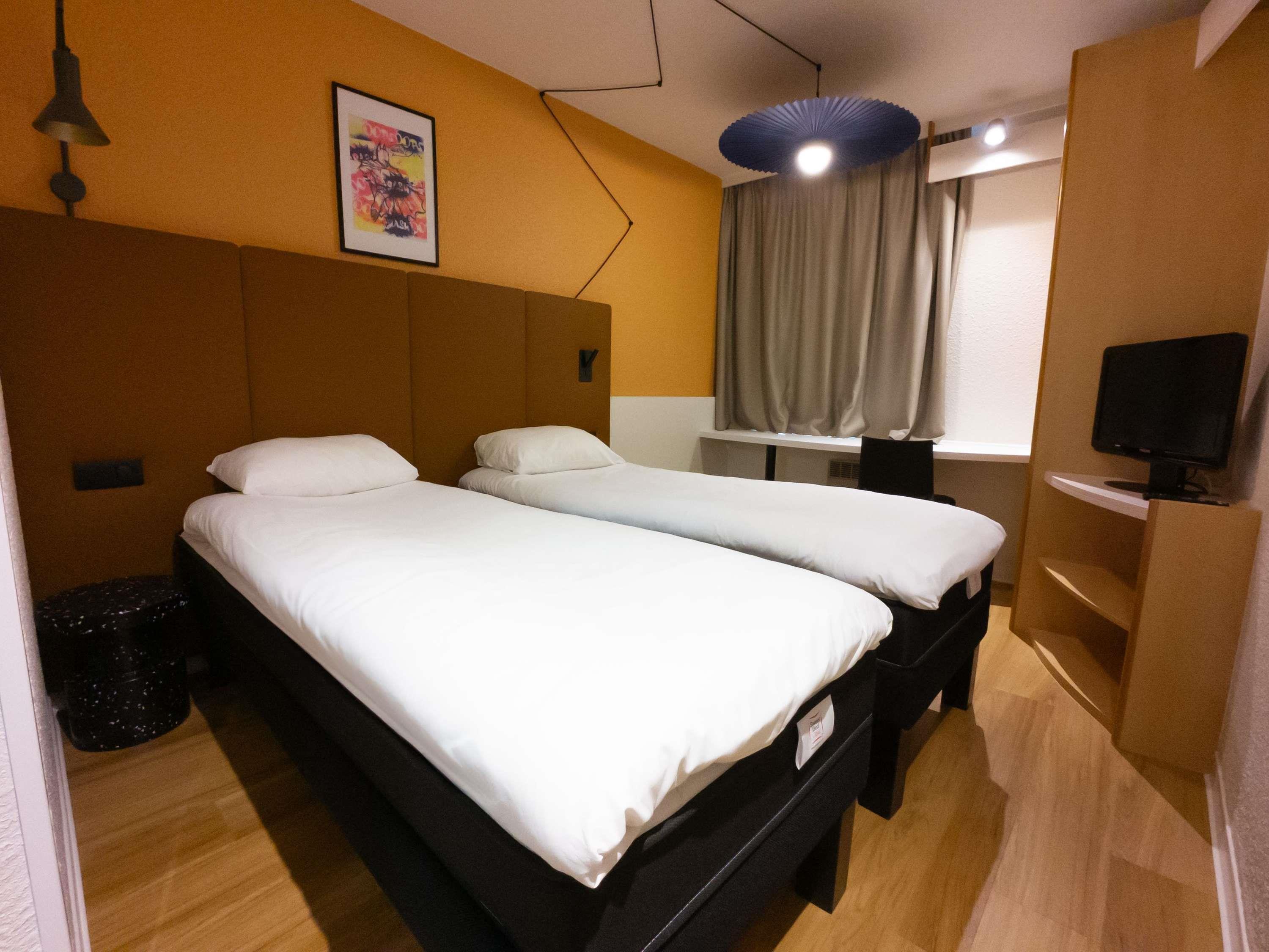 ibis Lyon Est Bron Room Type - Standard Room, 2 Single Beds