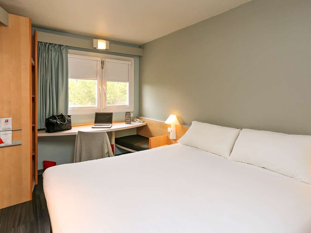 ibis Nimes Ouest - Tap to explore photos