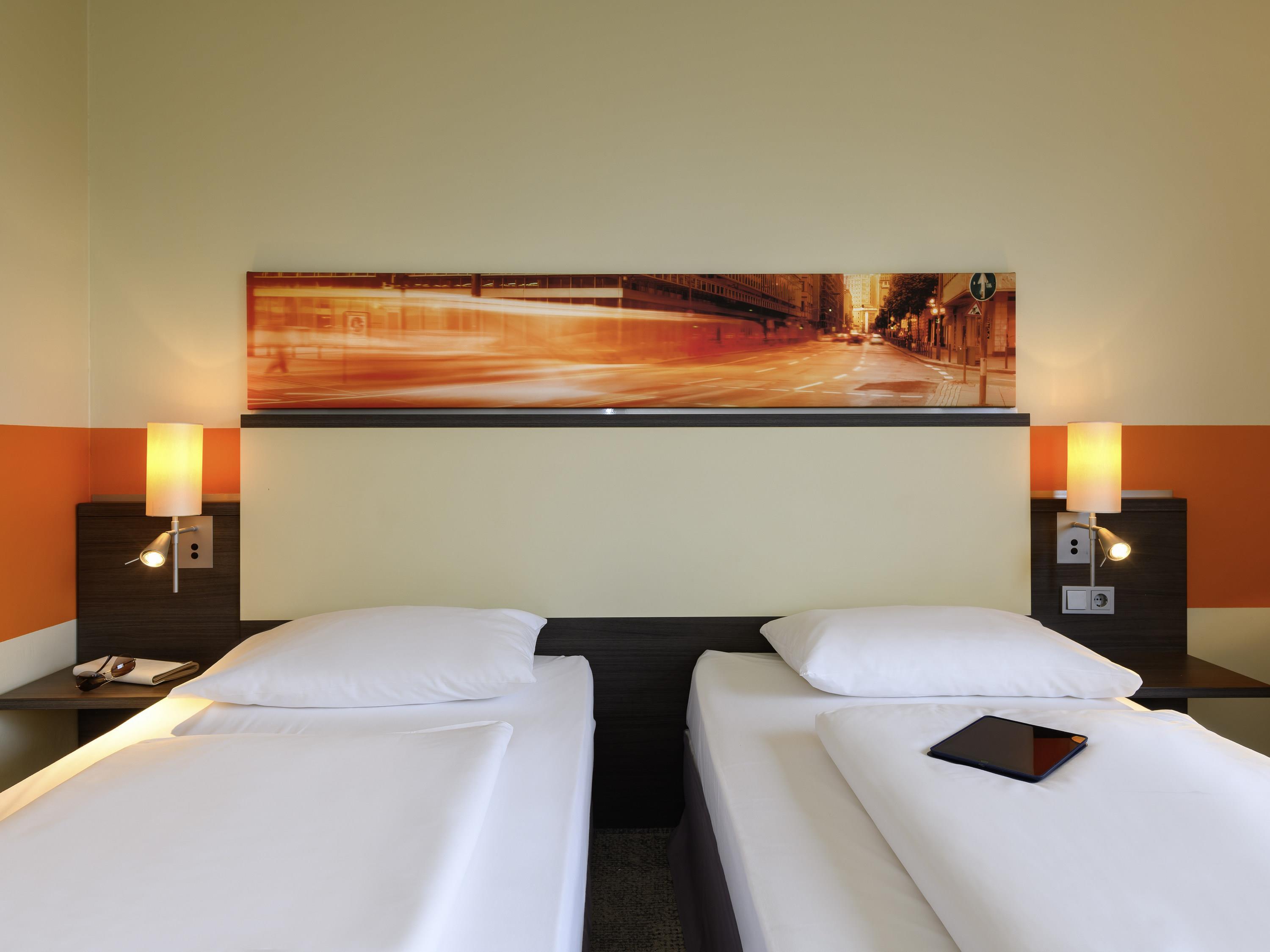 MERCURE HOTEL KOELN- WEST Room Type - Standard Room with 2 single beds