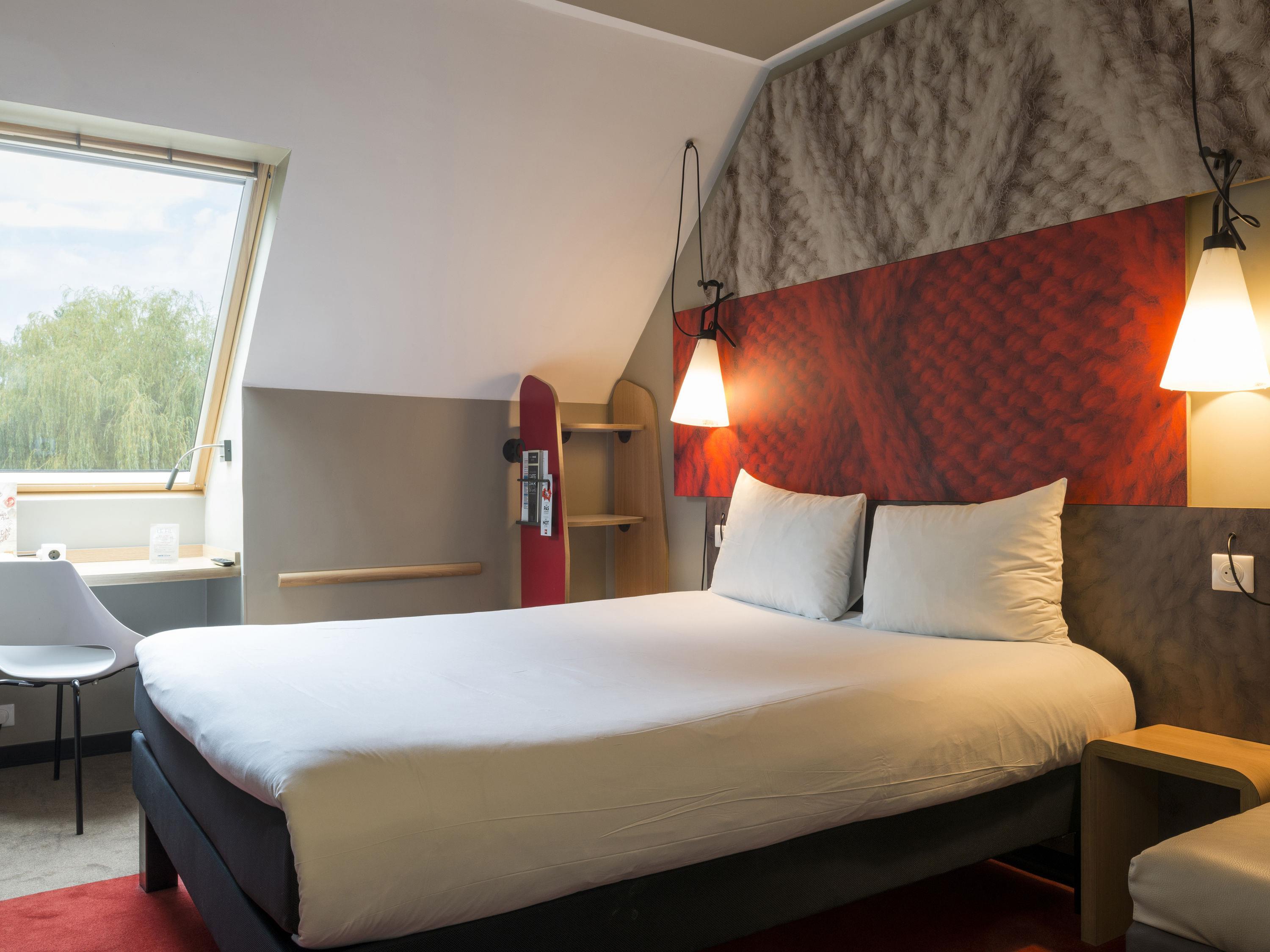 IBIS SENLIS Room Type - Room with 1 double bed + 1 extra bed equipped with the new bedding