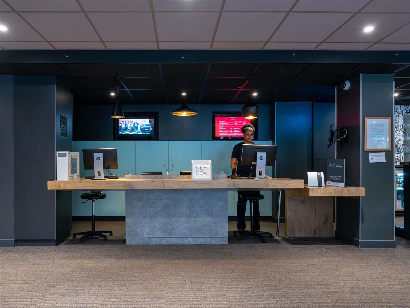 Ibis Hotel Paris Pont de Suresnes