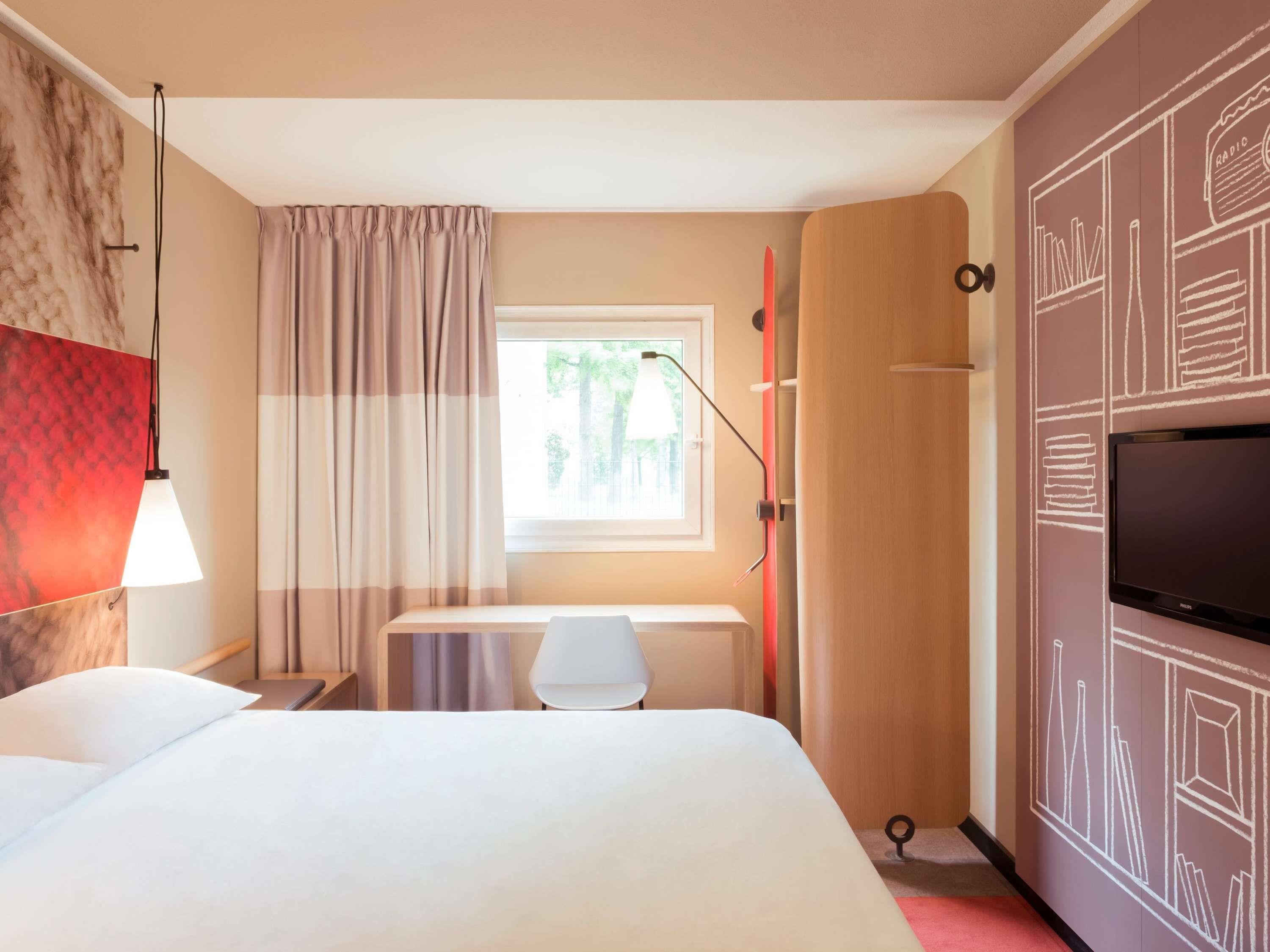 ibis Saint Omer Centre Room Type - Standard Room with 2 single beds