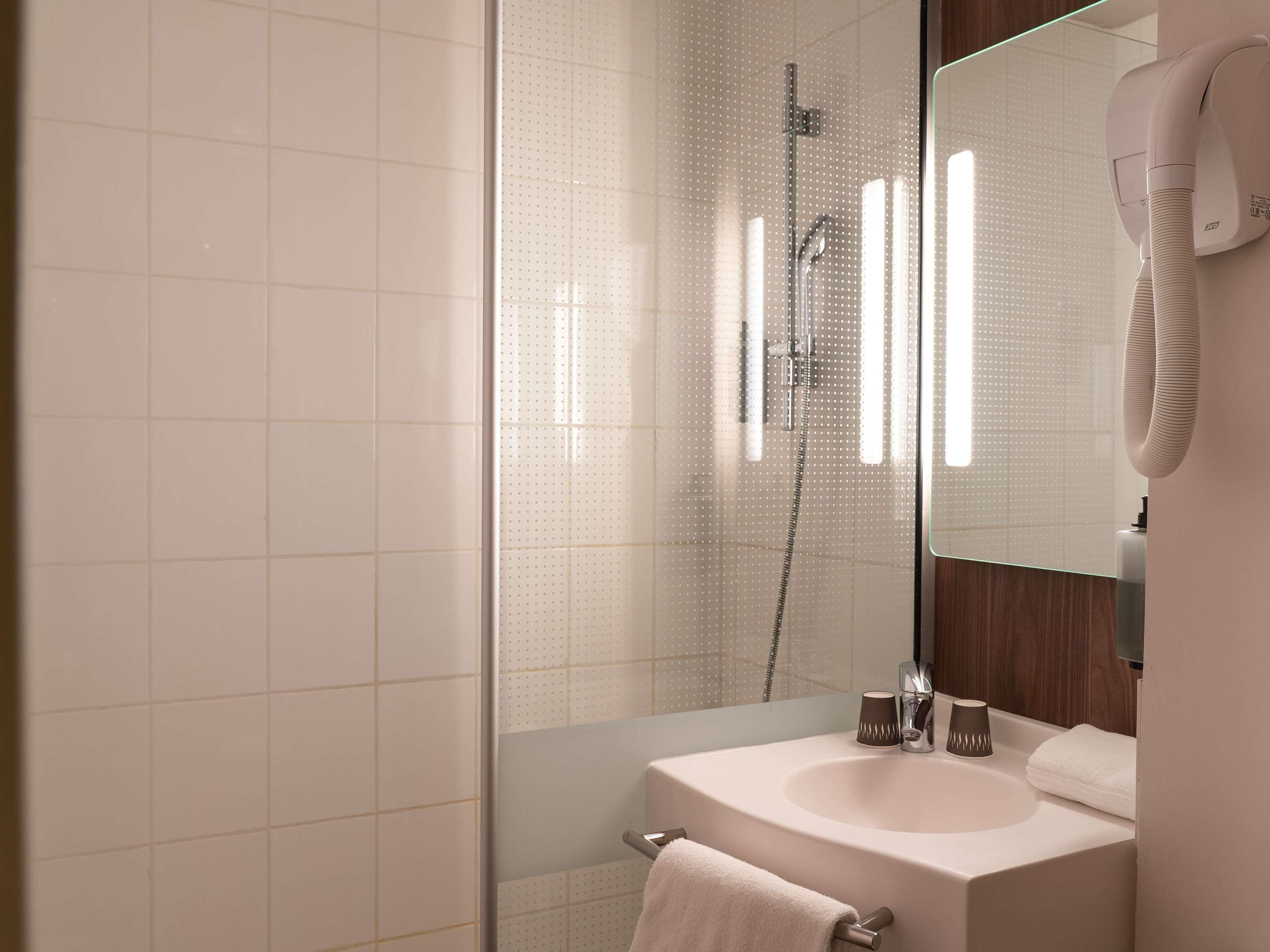 Ibis Styles Rouen Parc Expo Zenith Room Type - Classic room with 2 single beds