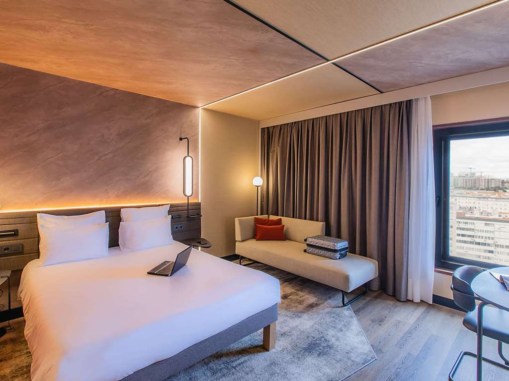 Novotel Lisboa Room Type - Executive King Room with Sofa Bed