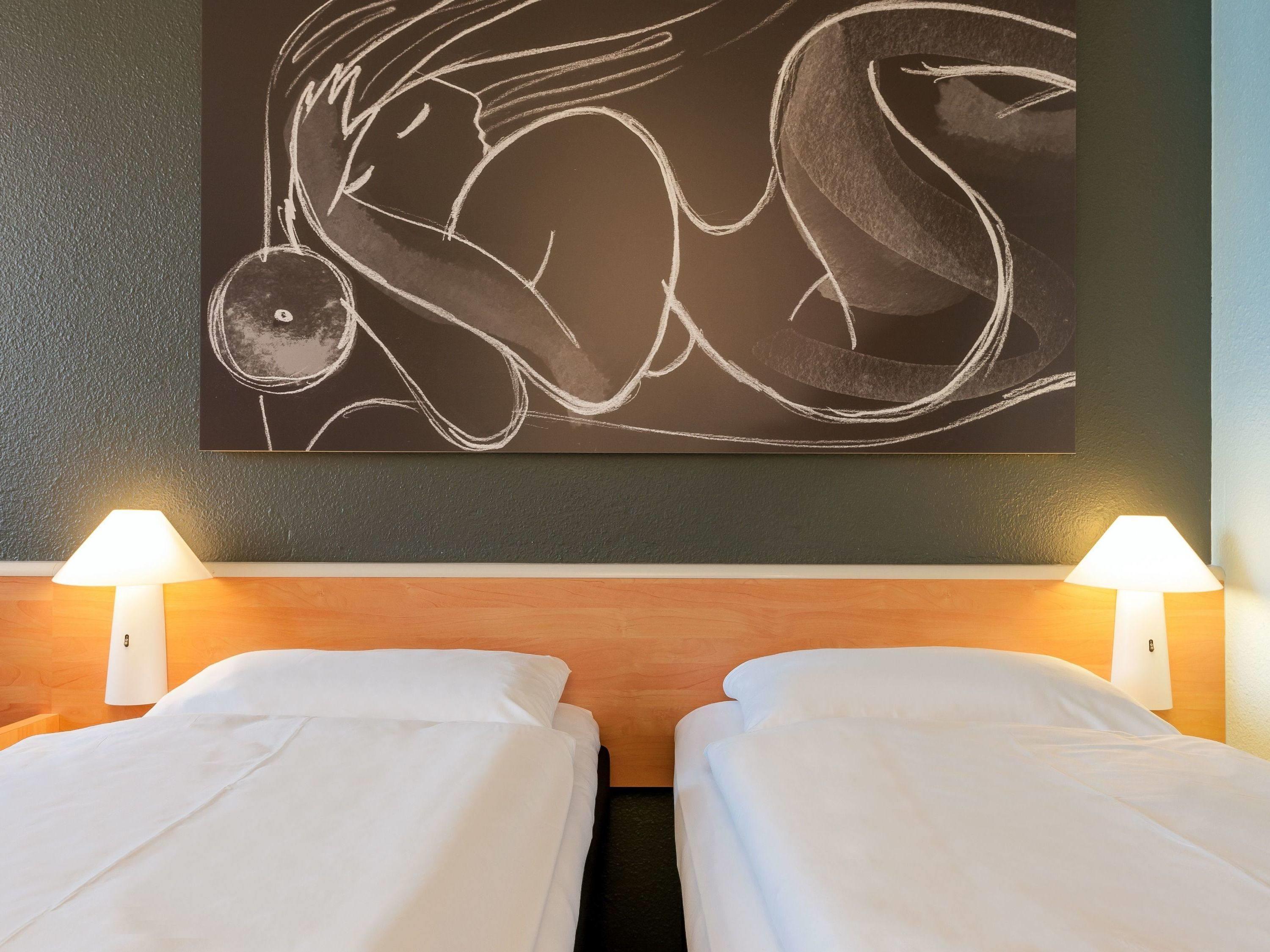 ibis Wien Mariahilf Room Type - Standard Room with 3 single beds