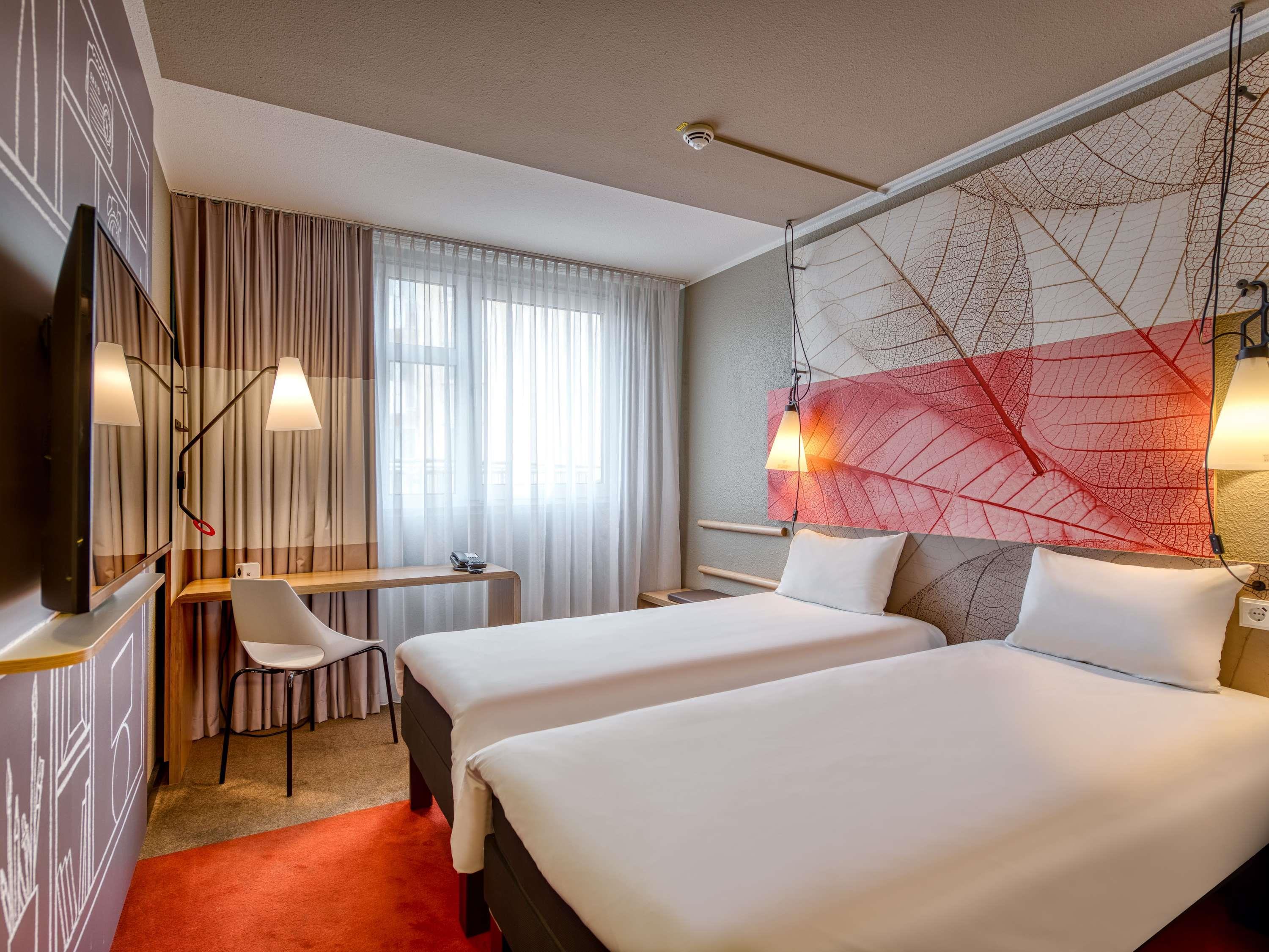 ibis Nuernberg City am Plaerrer Room Type - Standard Room with 2 single beds