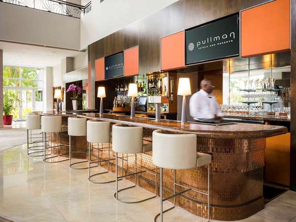 Bar - Hotel Pullman Airport Miami