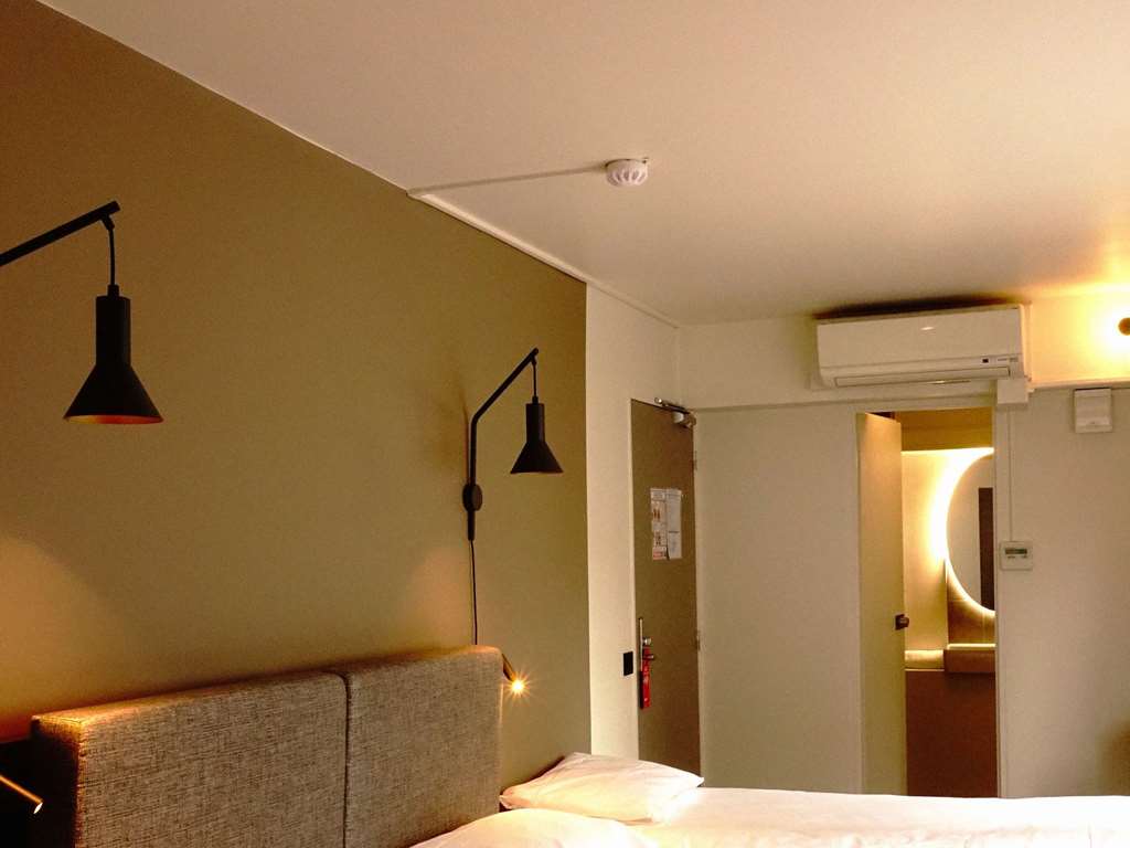 Ibis Lille Centre Grand Place - Tap to explore photos