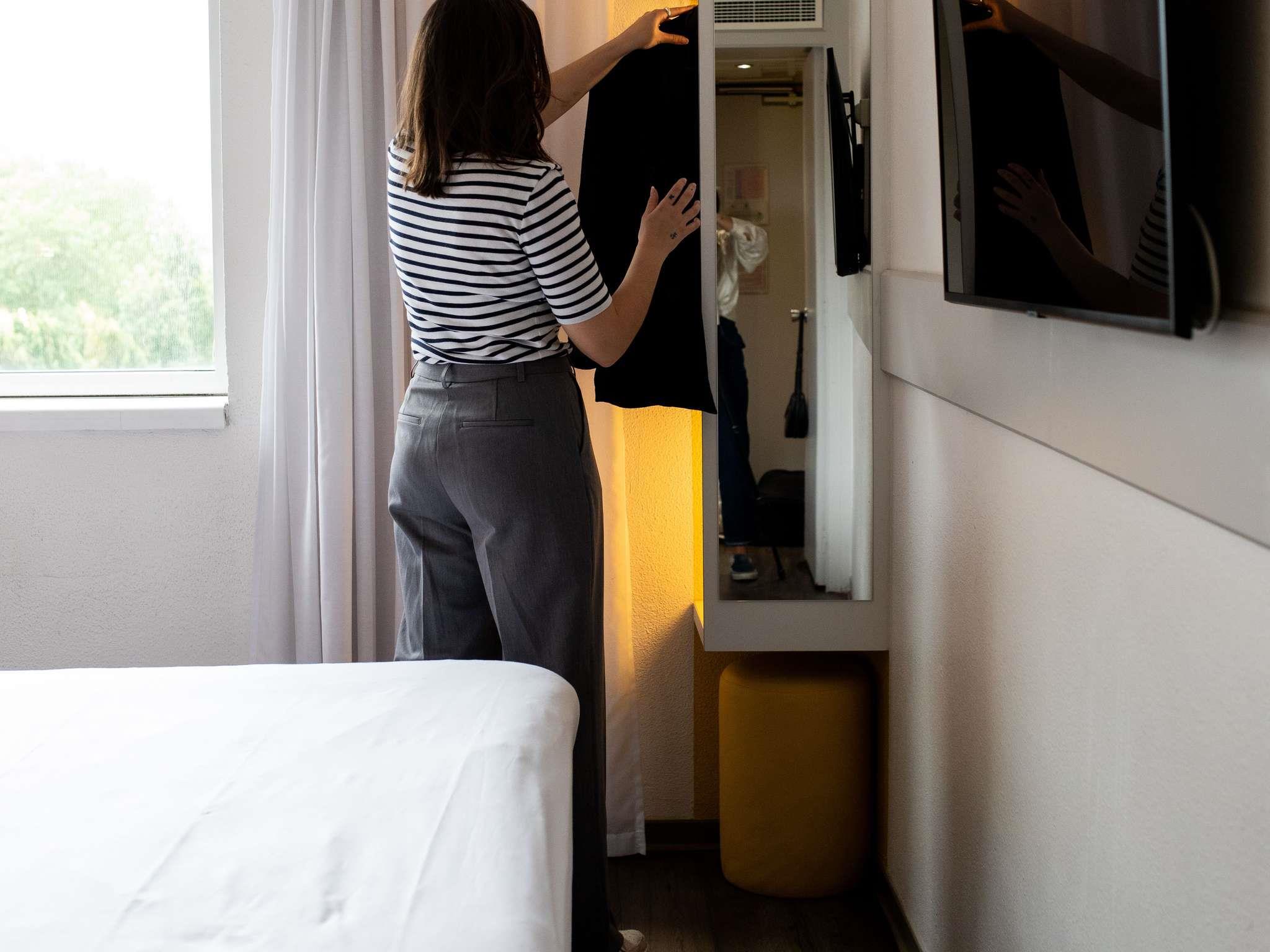ibis Styles Paris Bercy Room Type - Standard Suite with 1 double bed and 1 double sofa bed ibis Styles Paris Bercy Room Type - Standard Suite with 1 double bed and 1 double sofa bed