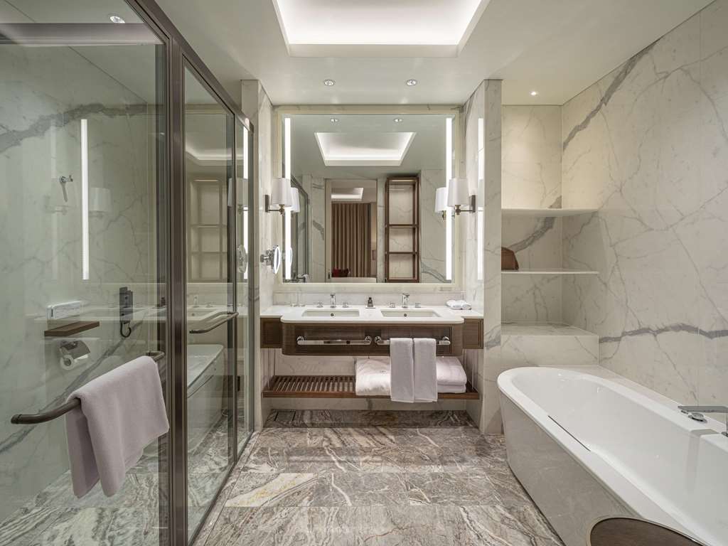 The Ambassador Seoul - A Pullman Hotel-guestroom-Guest Room,Bathroom,On-Site.jpg