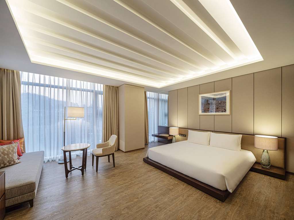 The Ambassador Seoul - A Pullman Hotel-guestroom-Guest Room,On-Site.jpg