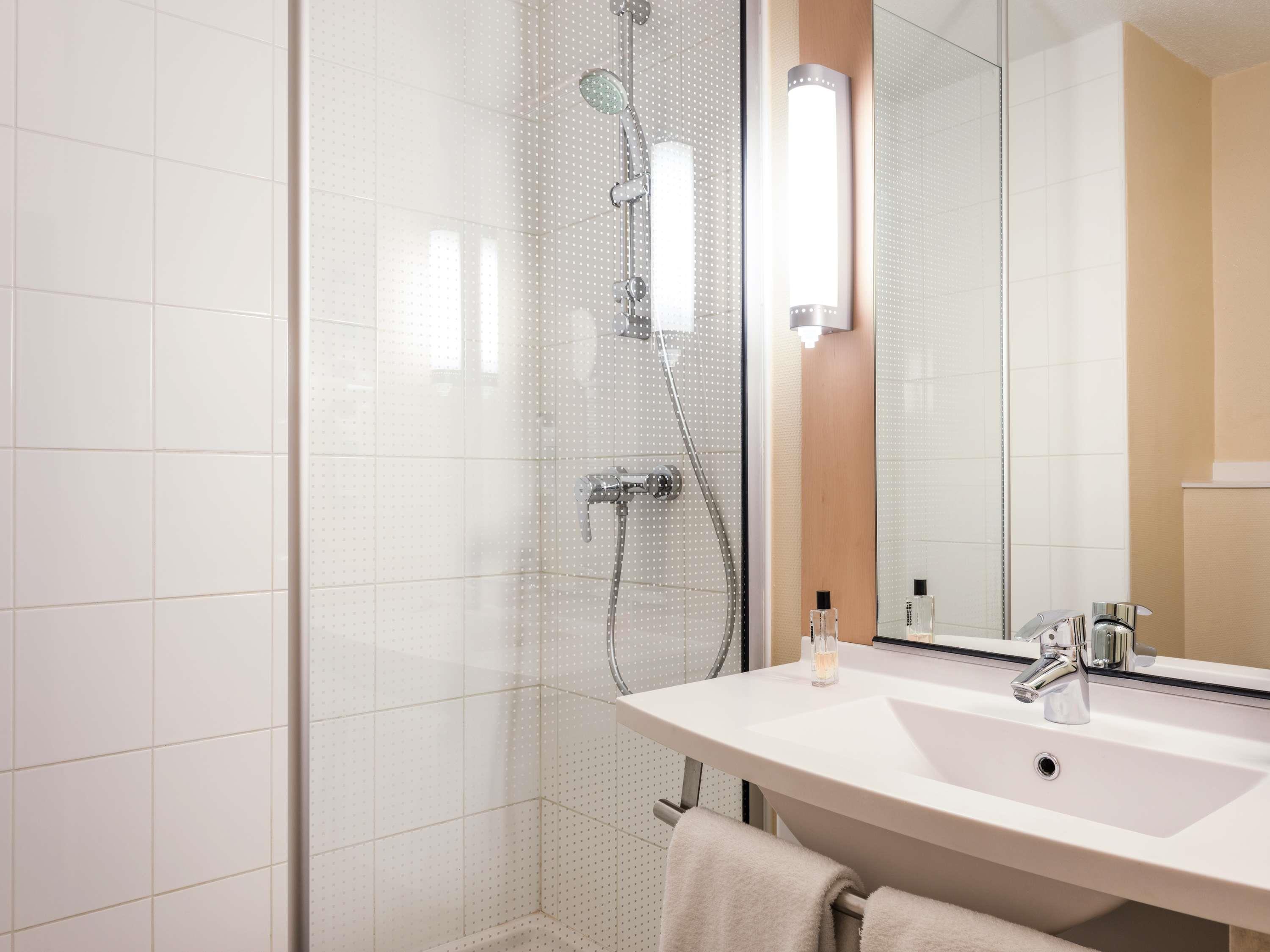 ibis Le Havre Centre Room Type - Standard Room, 2 Single Beds