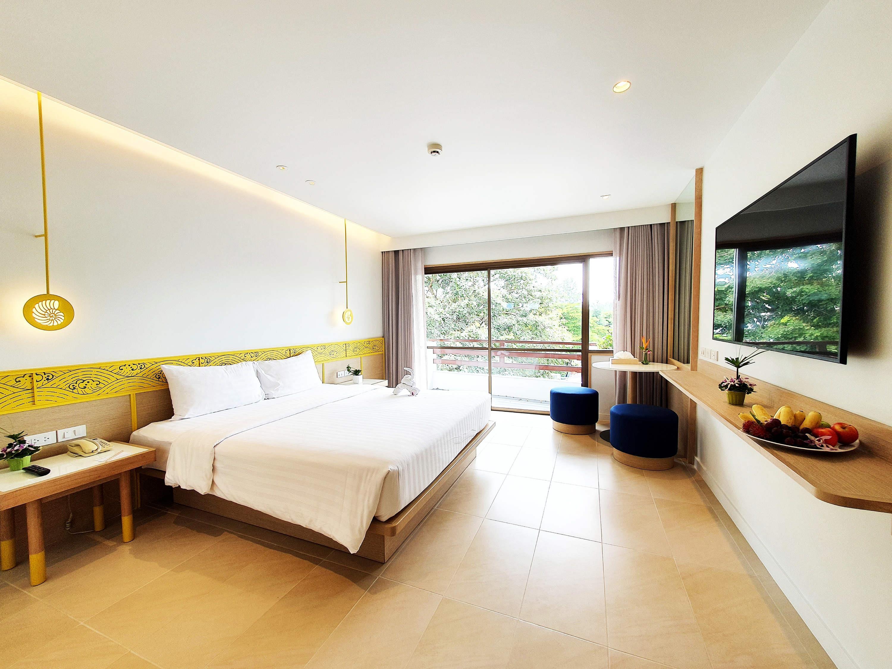 Novotel Rayong Rim Pae Resort Room Type - Deluxe Room 1 King Size Bed, Garden View