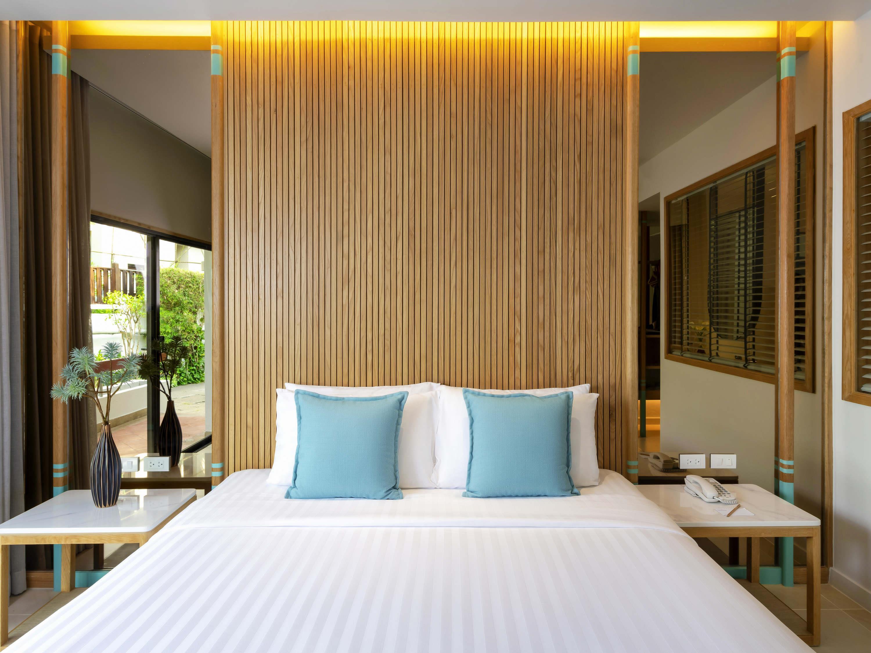 Novotel Rayong Rim Pae Resort Room Type - Premier Suite 1 King Size Bed, Sea View, Living Room