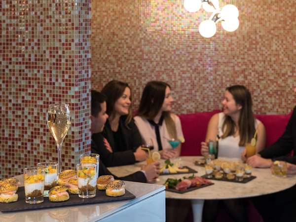 On-Site,Bar/Lounge