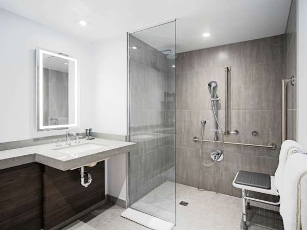  - Novotel Montreal Centre Hotel