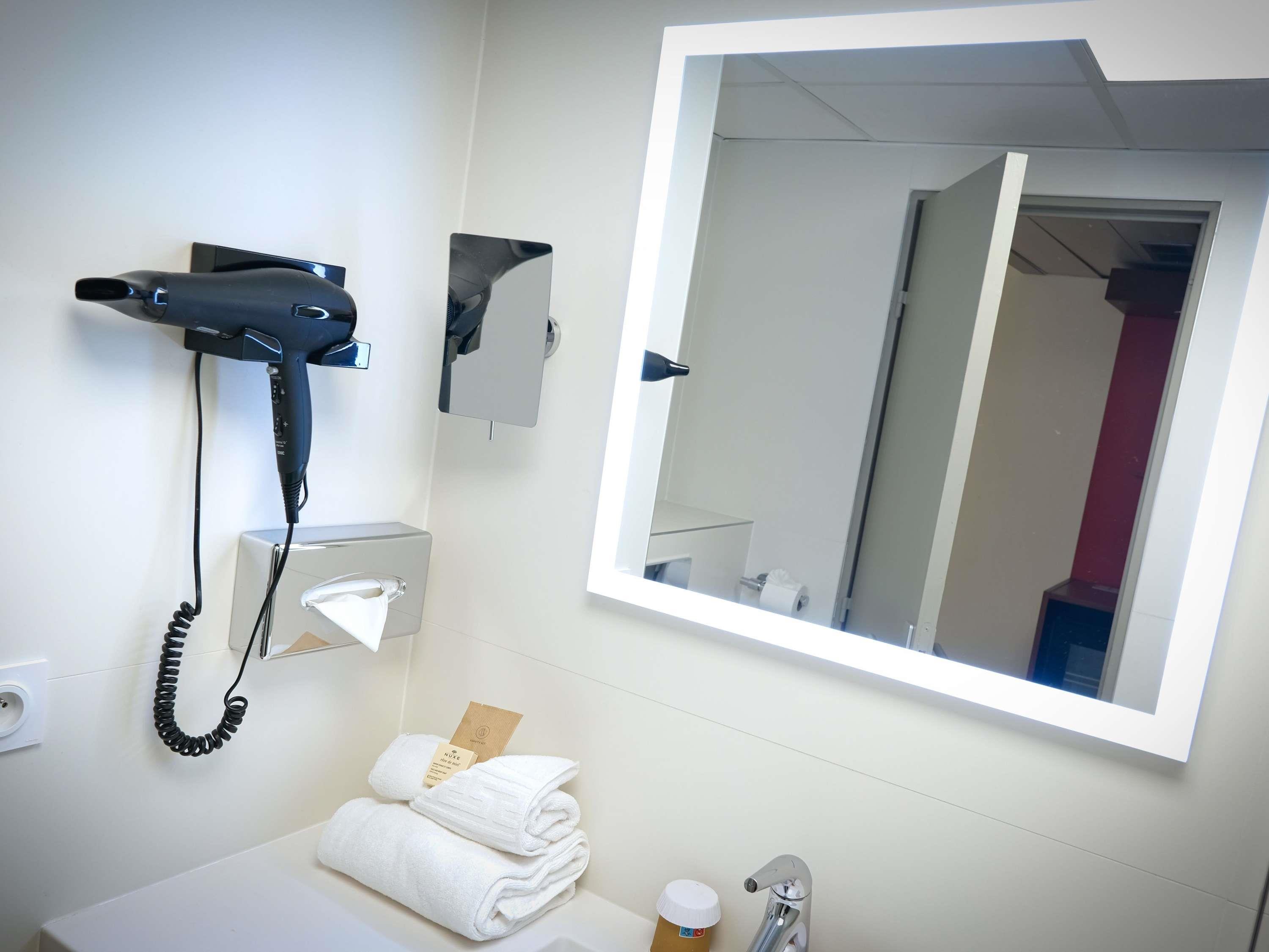 Mercure Perpignan Centre Room Type - Standard Room, 2 Single Beds