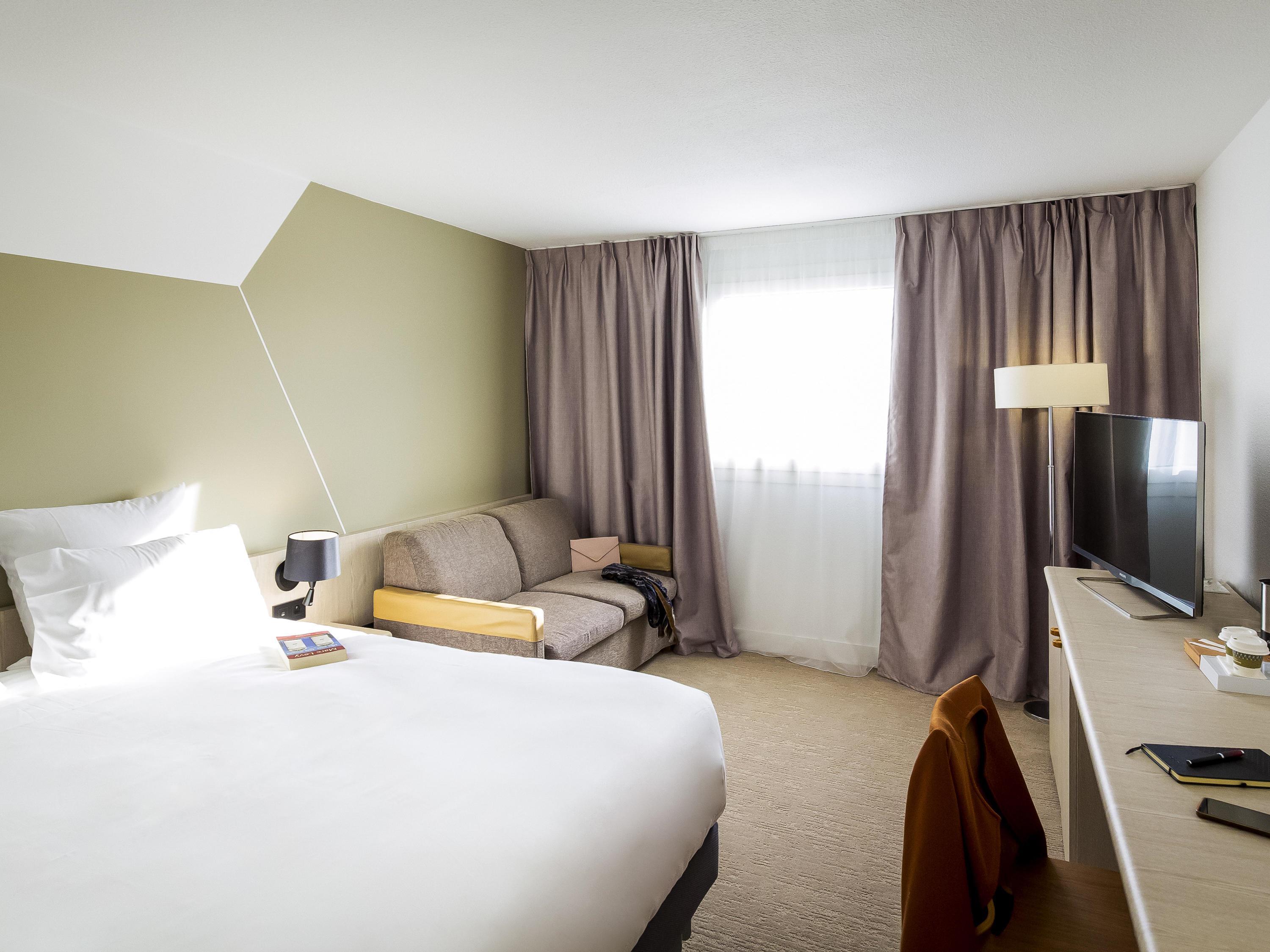 Mercure Cannes Mandelieu Room Type - Family Classic Room with 1 double bed and 1 single sofa bed Mercure Cannes Mandelieu Room Type - Family Classic Room with 1 double bed and 1 single sofa bed