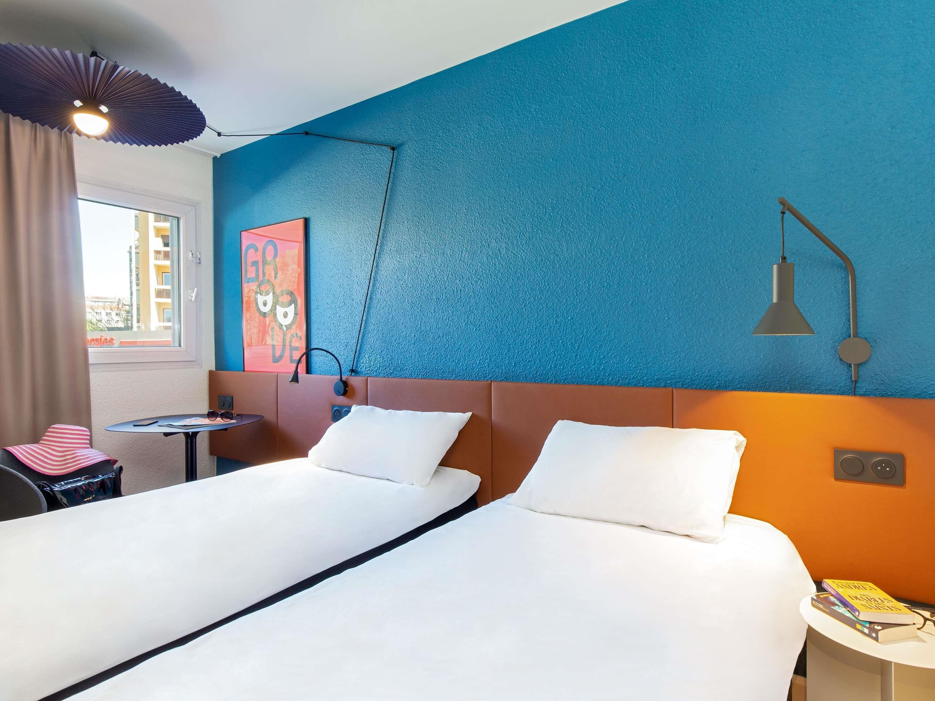 IBIS MARSEILLE TIMONE Room Type - Standard Room with two single beds
