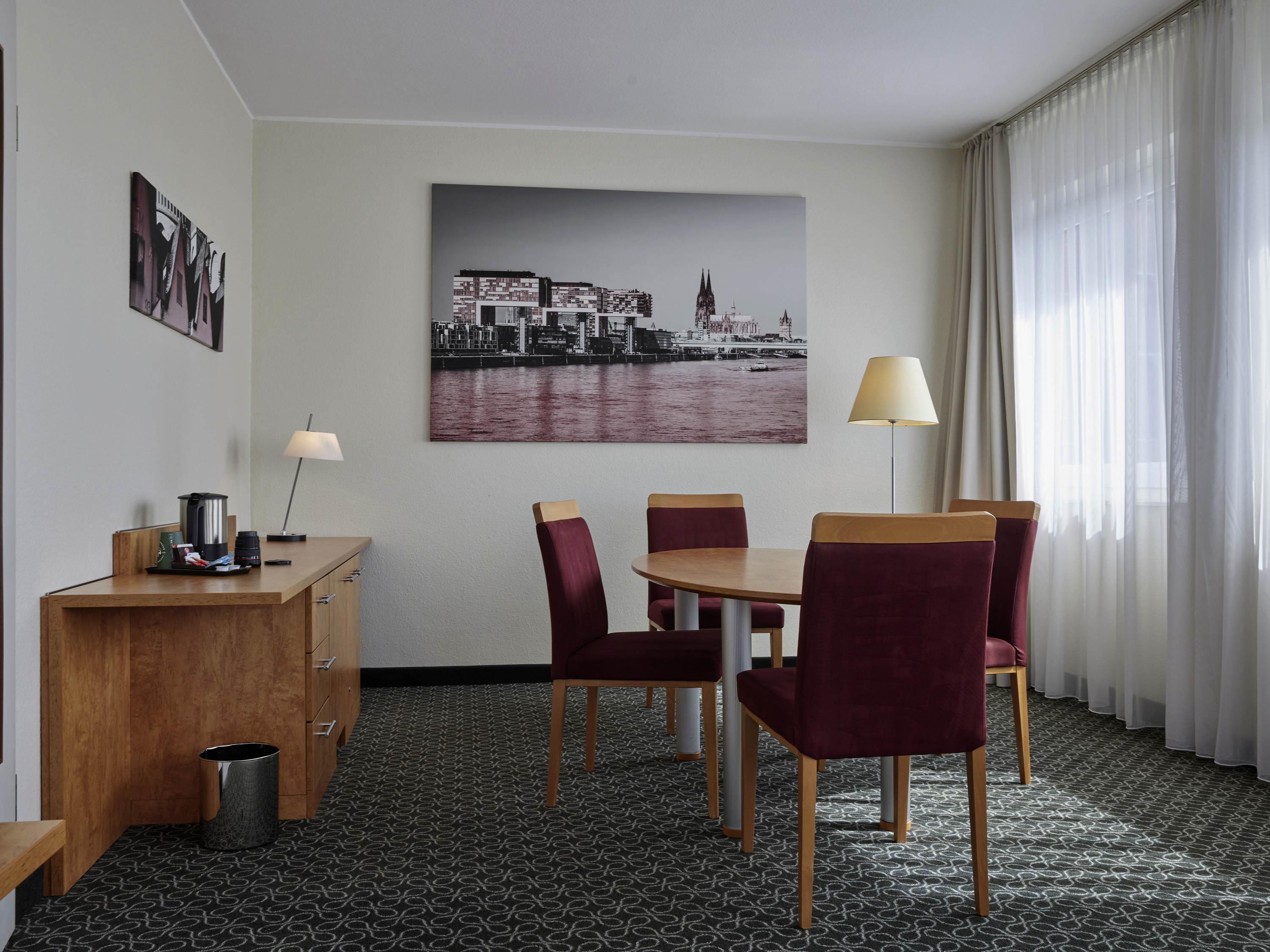 MERCURE SEVERINSHOF KOELN CITY Room Type - Junior Suite with king-size bed