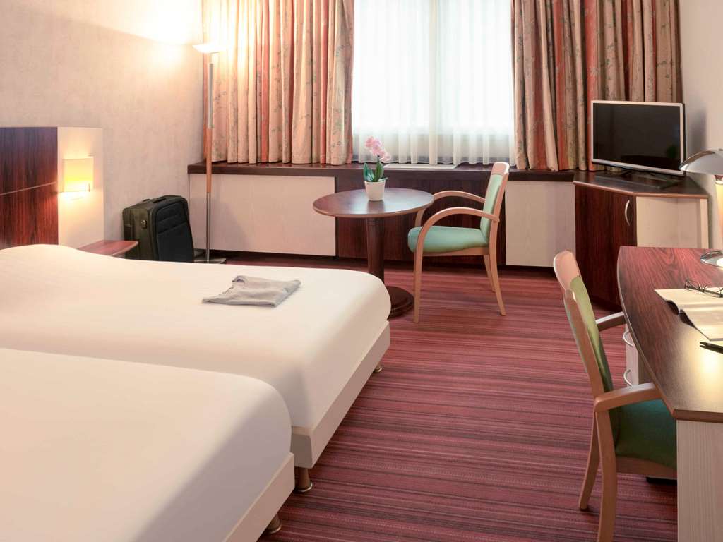 Mercure Besancon Parc Micaud - Tap to explore photos