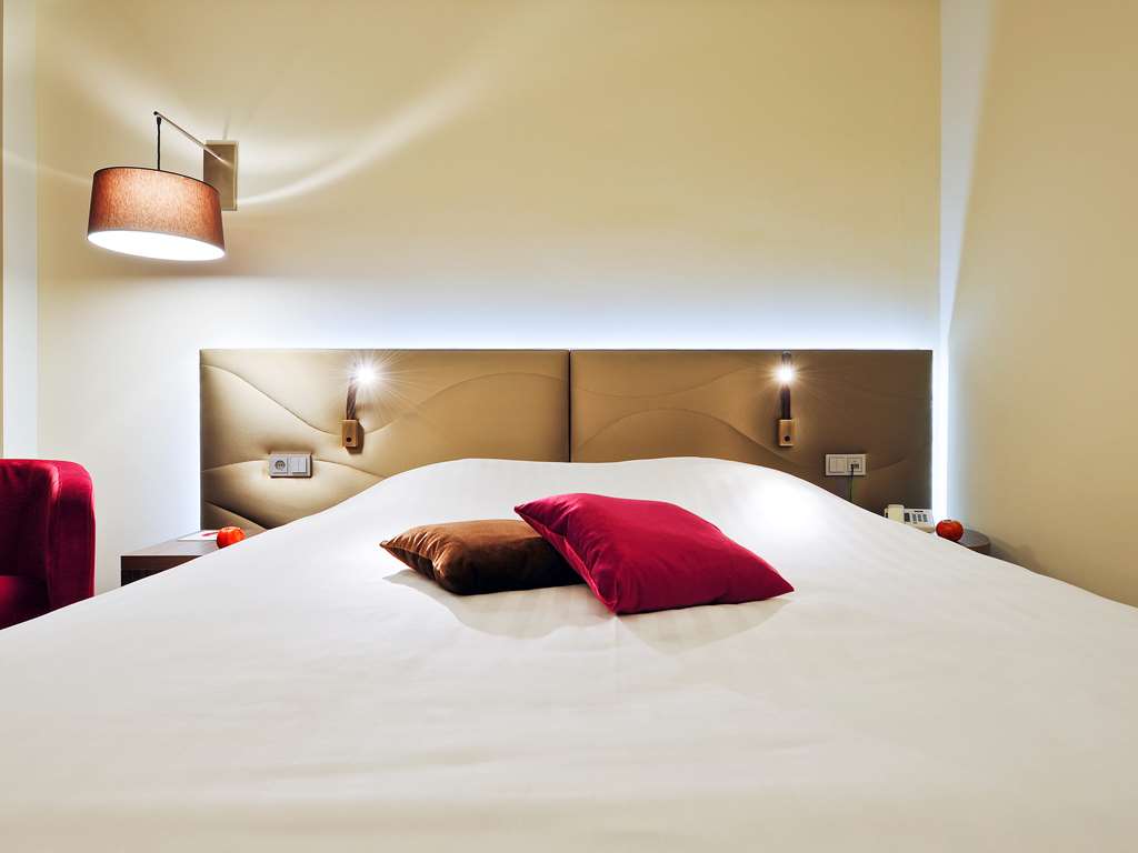 Mercure Hotel Groningen Martiniplaza - Tap to explore photos