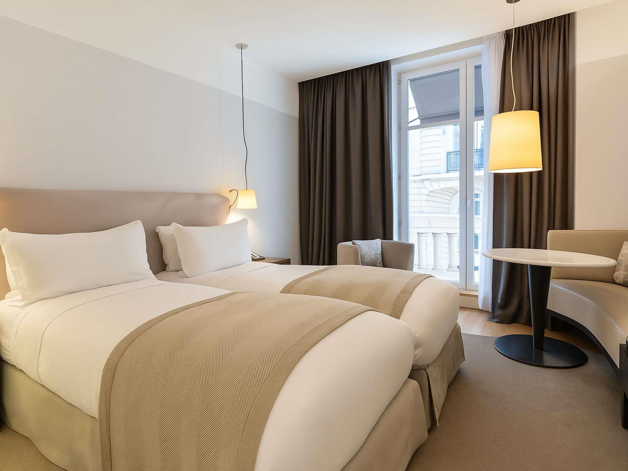 Sofitel Paris Arc de Triomphe Room Type - Luxury room with 2 single beds